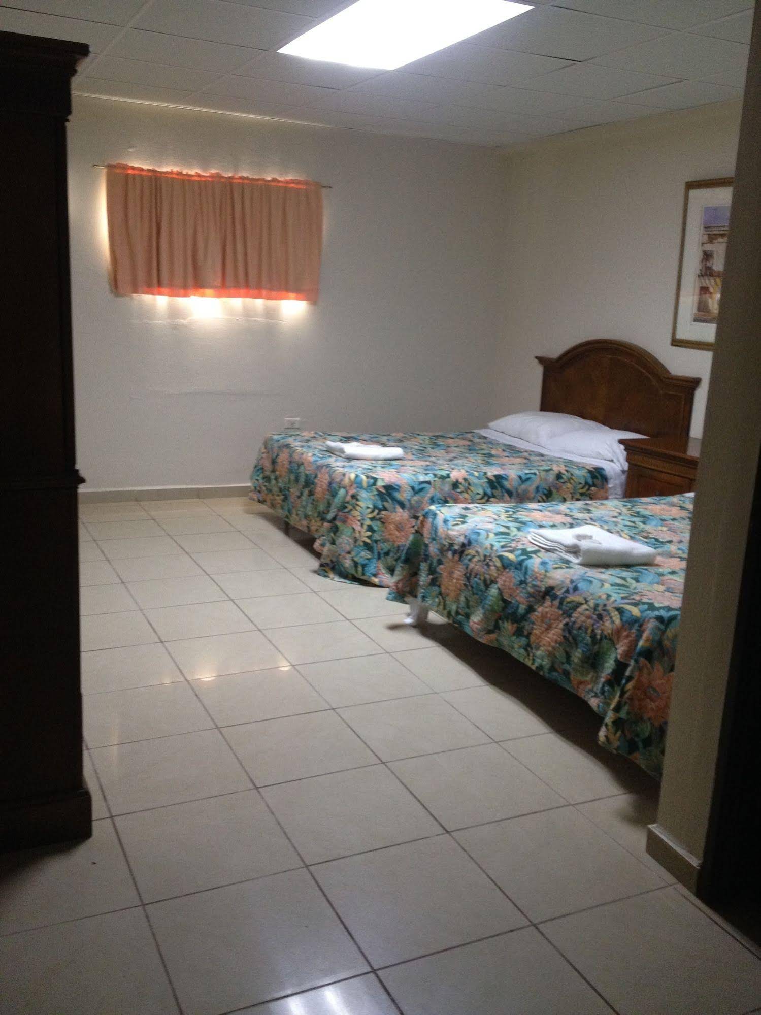 Arecibo Inn