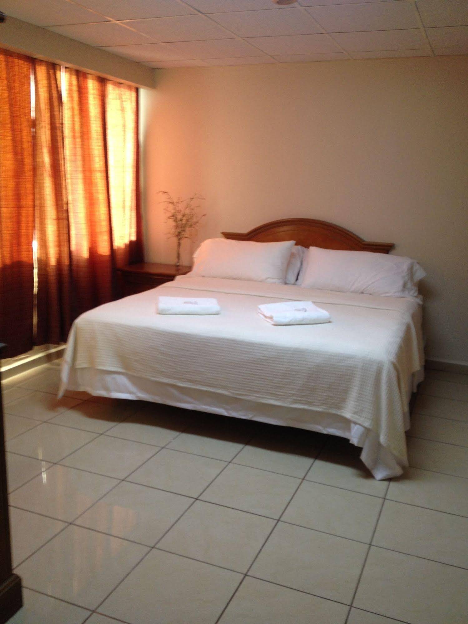 Arecibo Inn