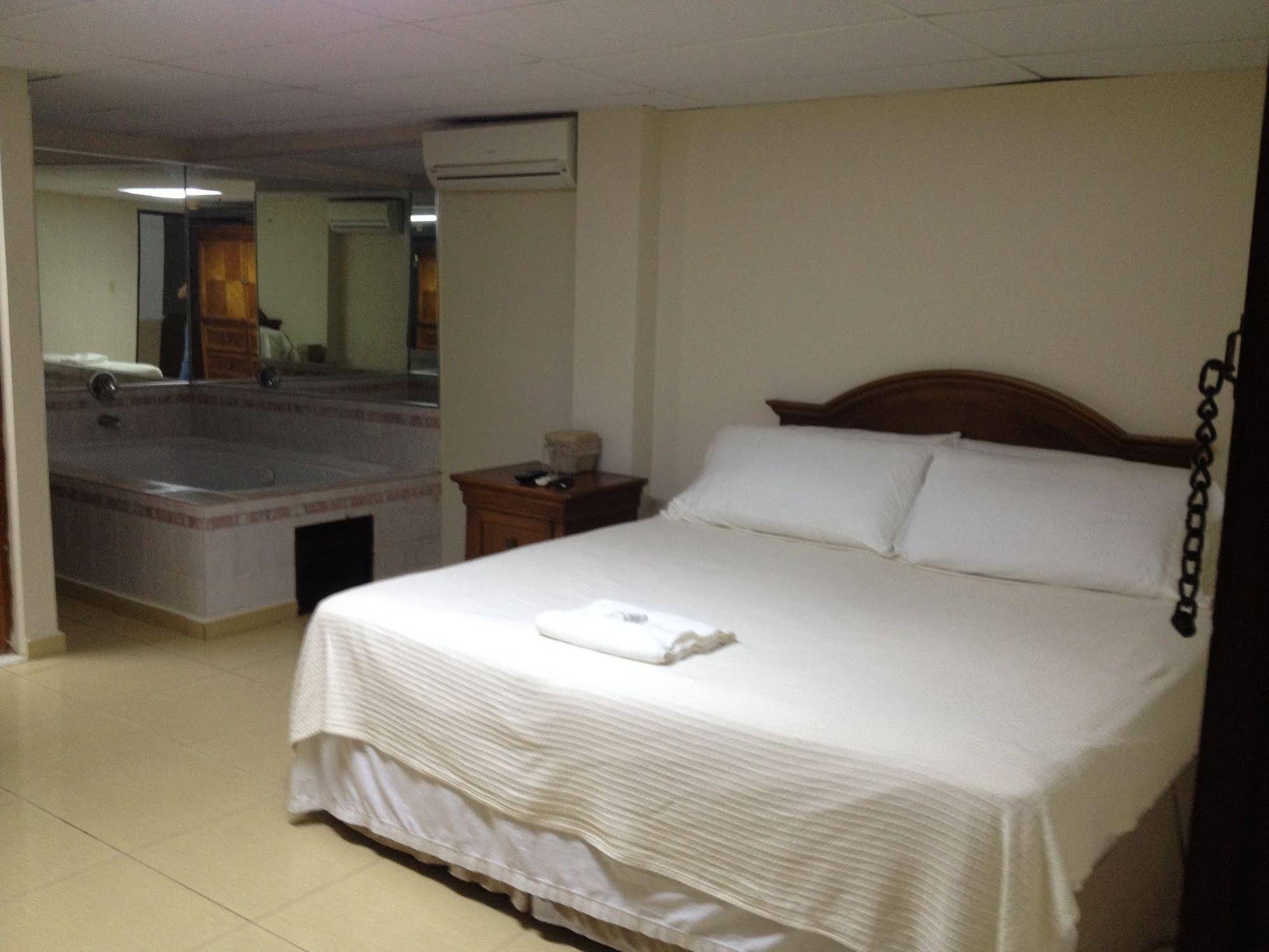 Arecibo Inn