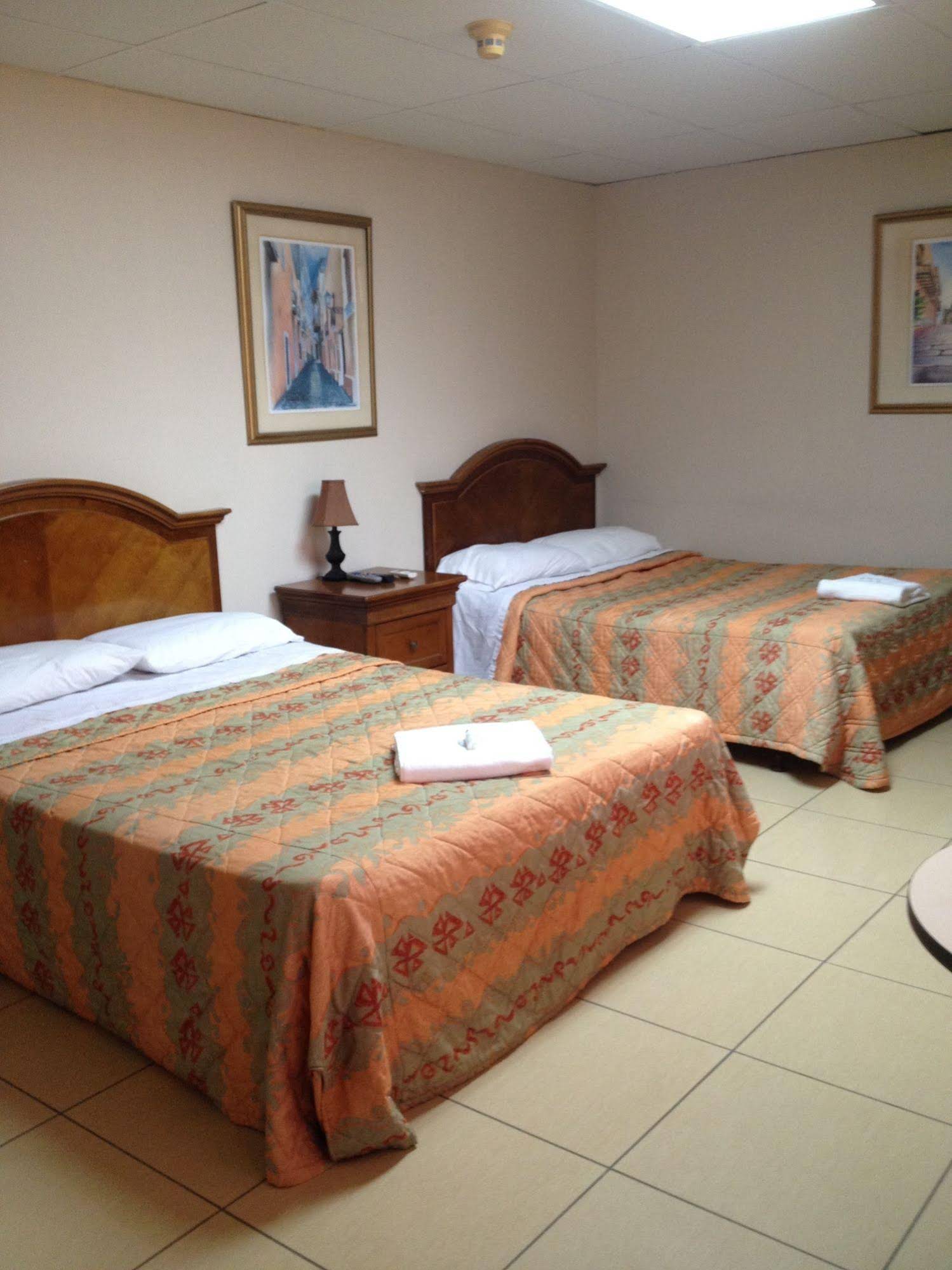 Arecibo Inn