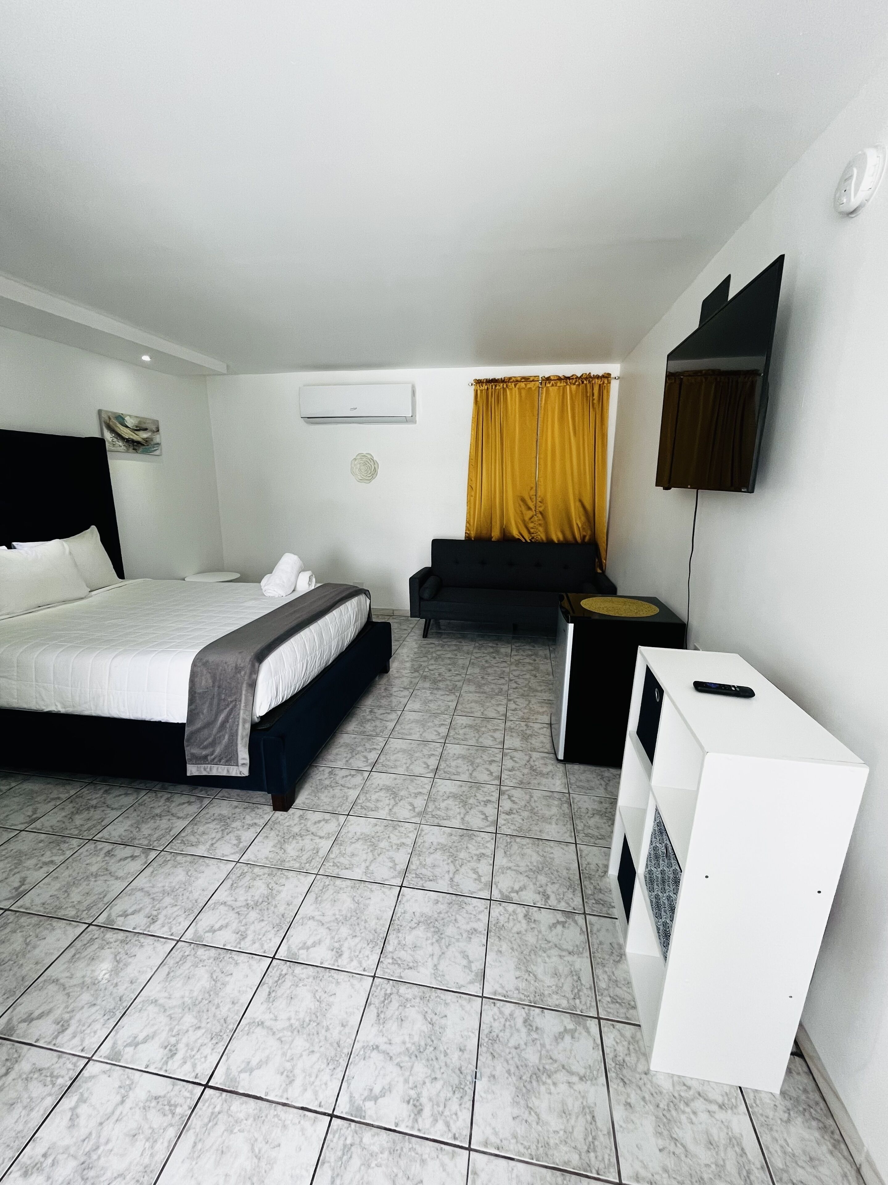 Douglas Highway Inn Hotel