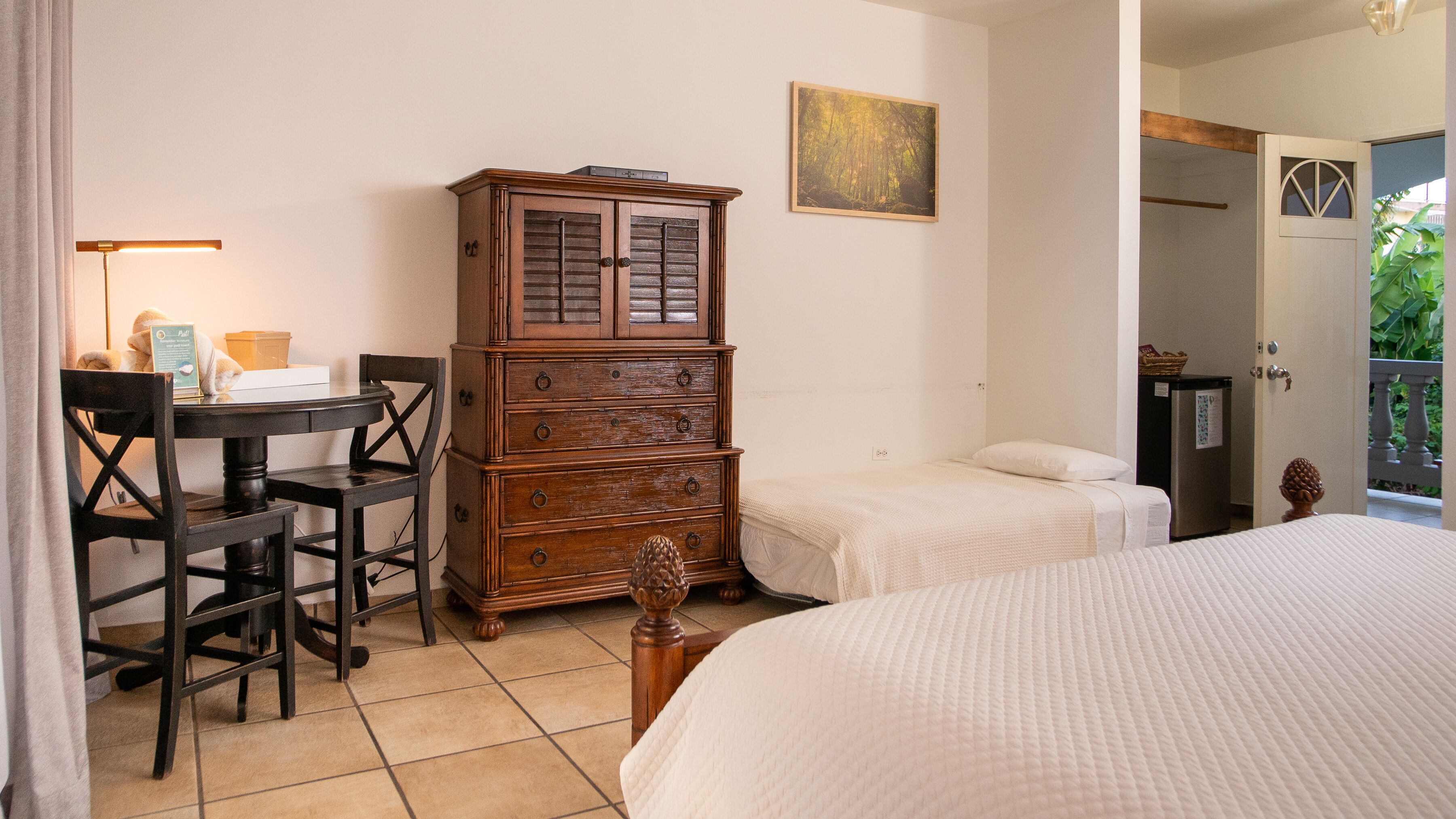 Lazy Parrot Inn