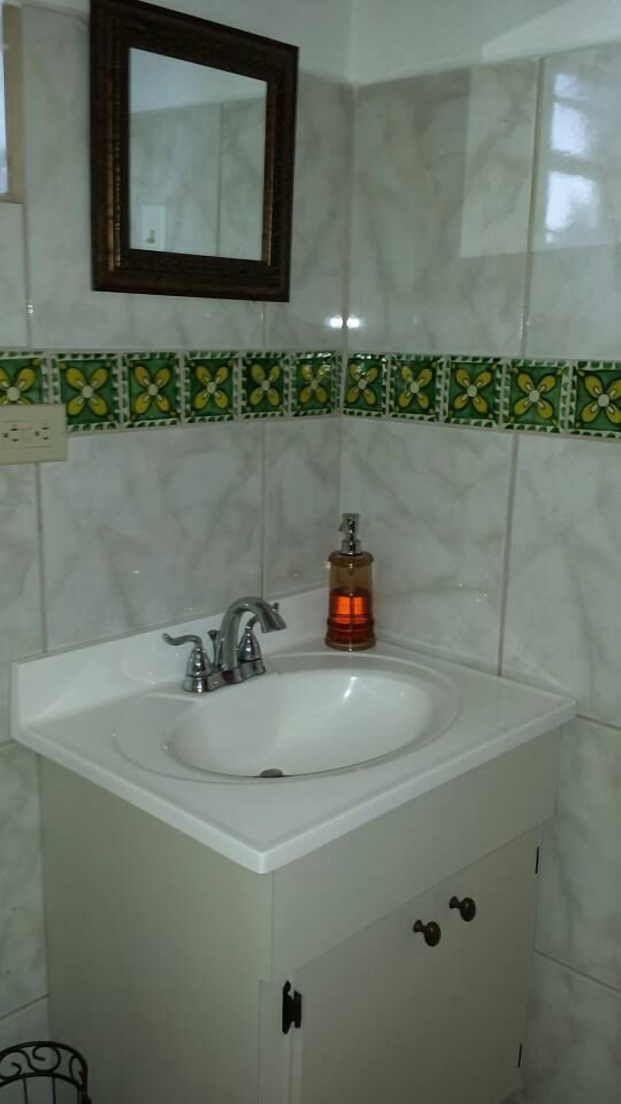 Tres Palmas Inn & Villas