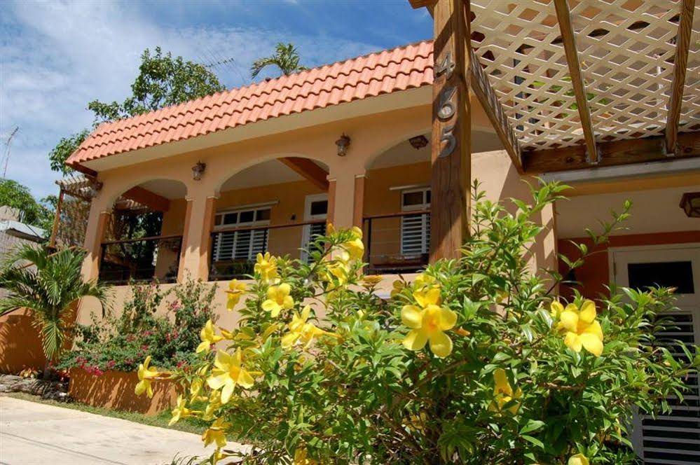 Villa Coral Guesthouse