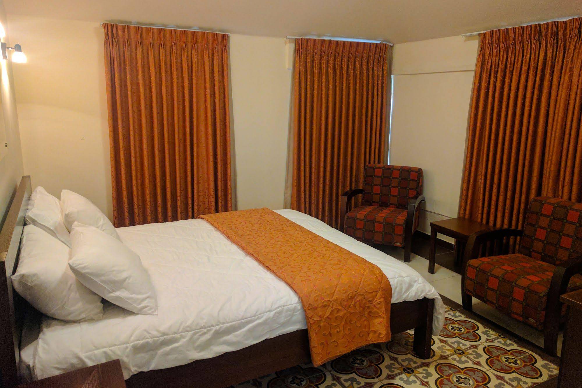 Alhambra Palace Hotel Suites and Resort