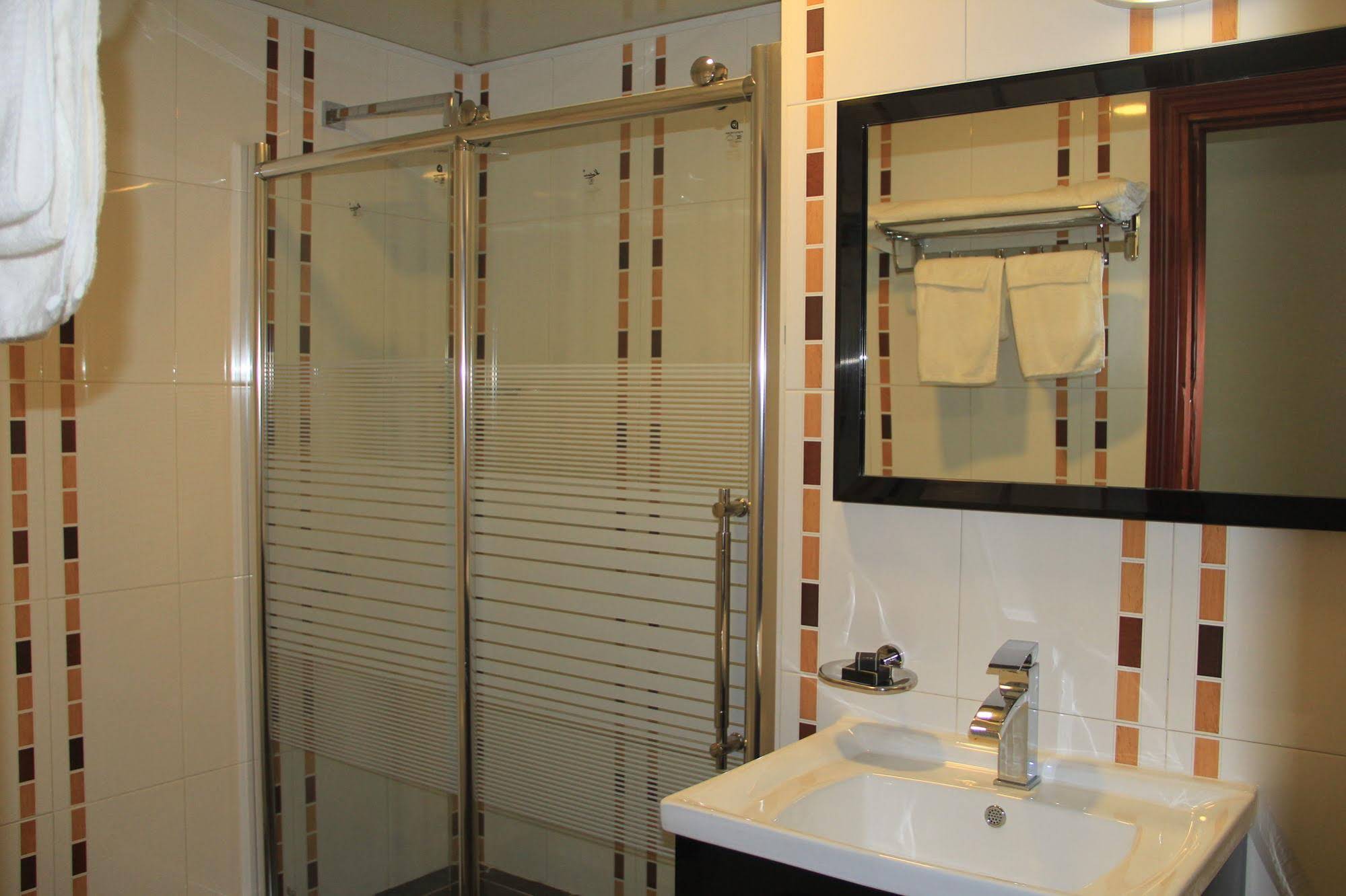 Abu Mazen Hotel & Restaurant