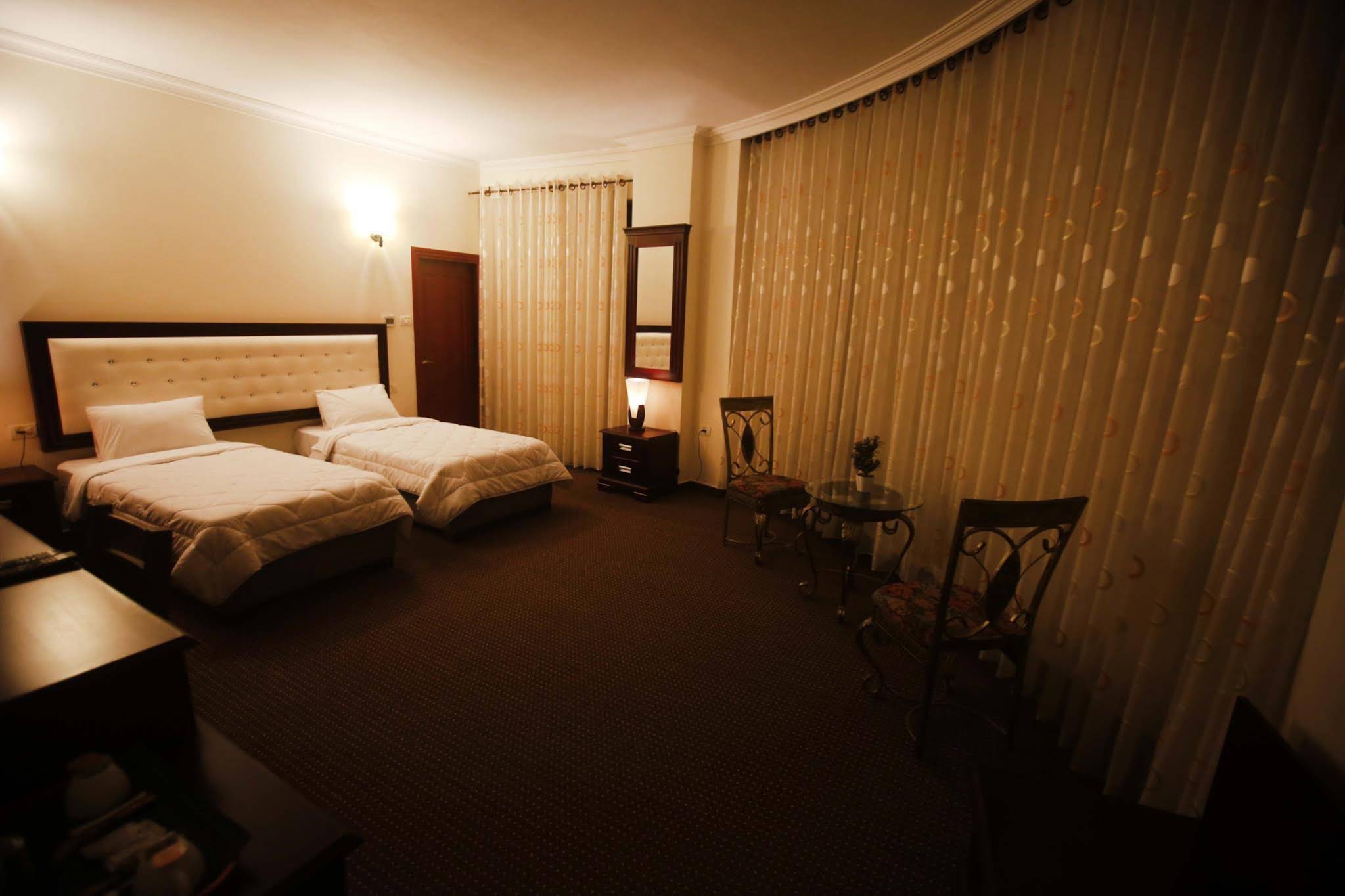 Abu Mazen Hotel & Restaurant