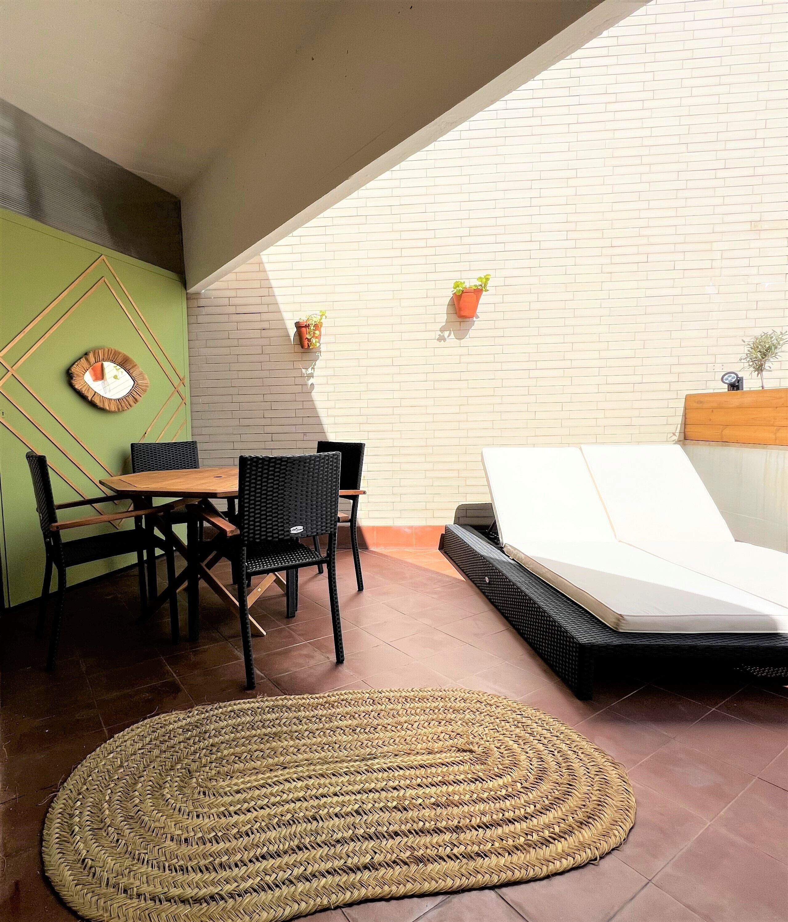 Villa Center