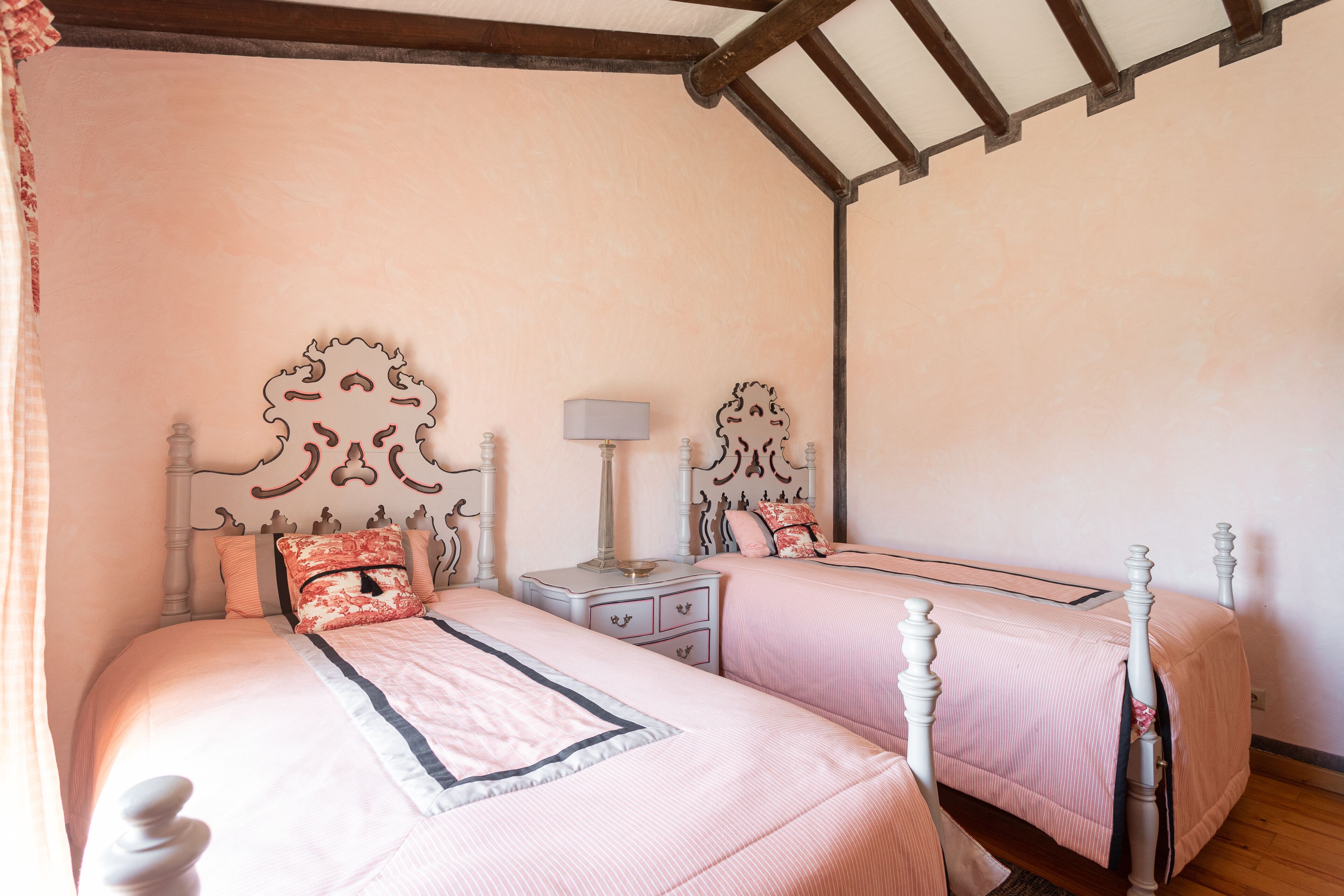 Rosa Estates The Farmhouse & Stables