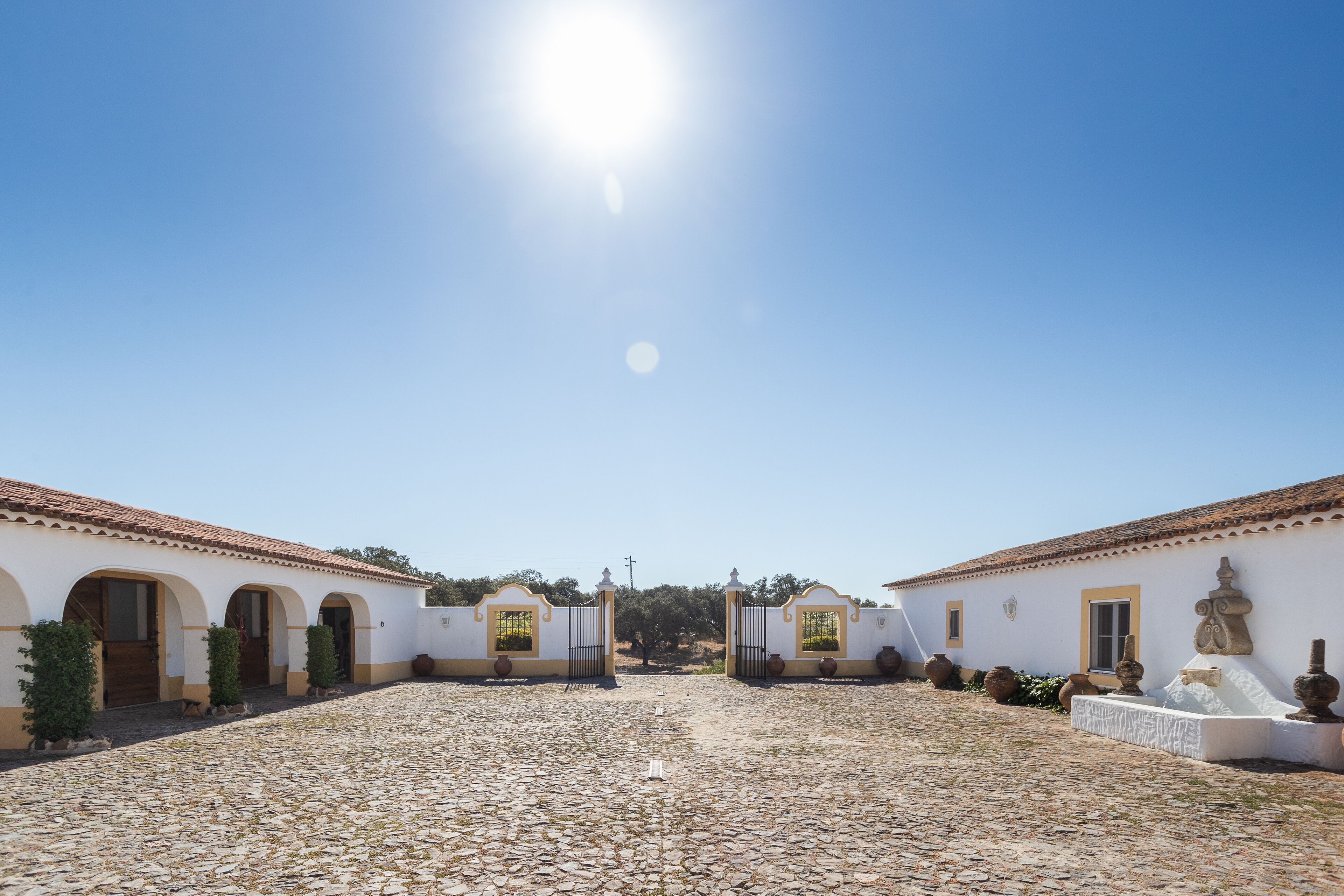 Rosa Estates The Farmhouse & Stables