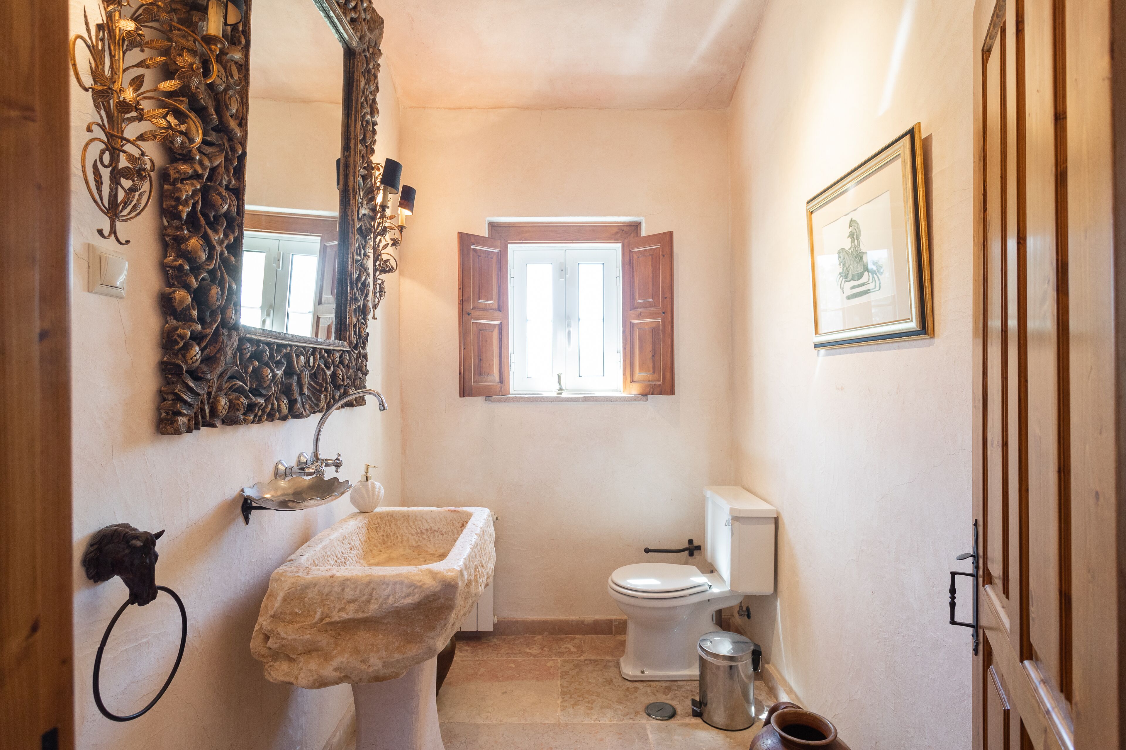 Rosa Estates The Farmhouse & Stables