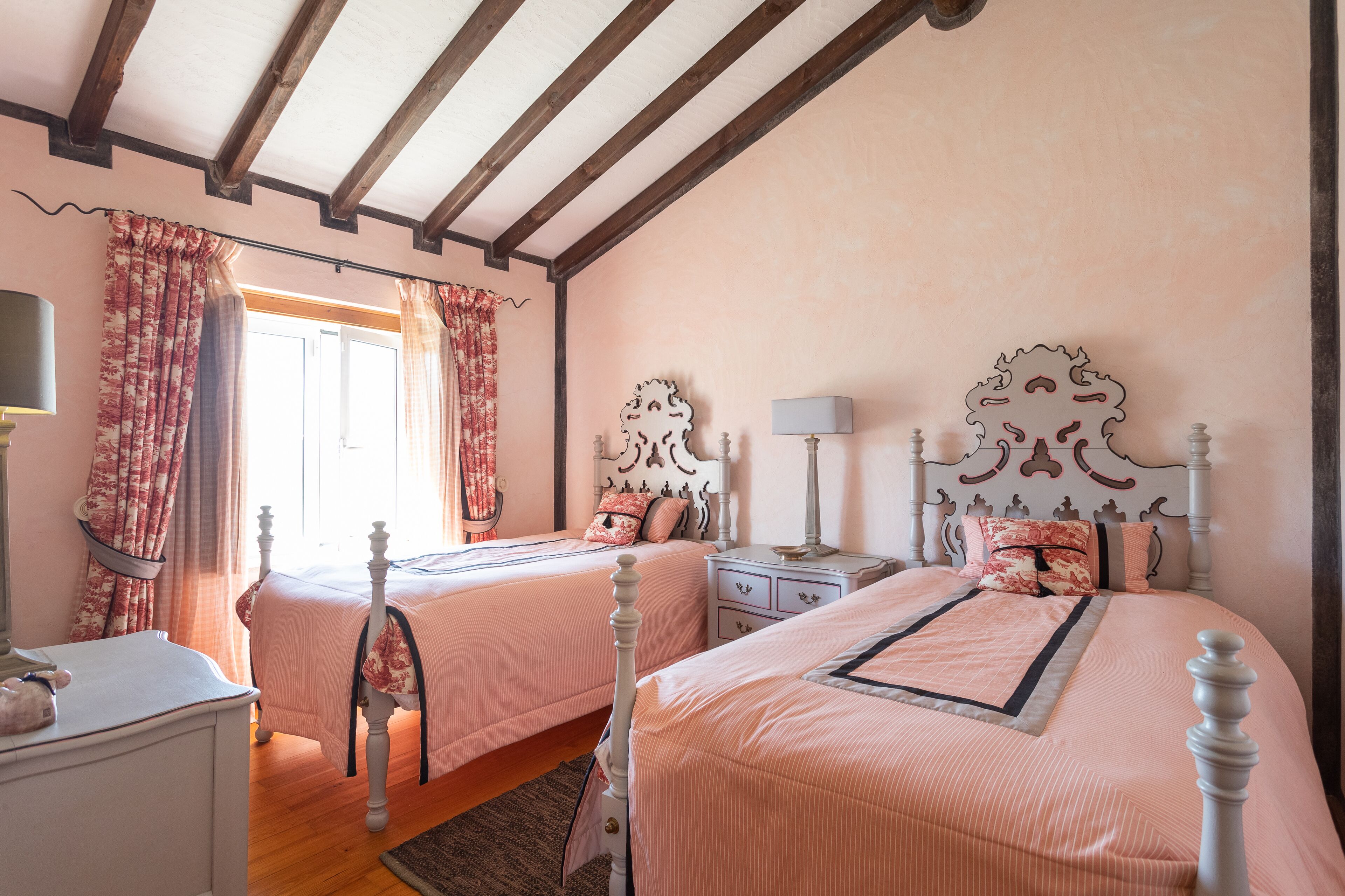 Rosa Estates The Farmhouse & Stables