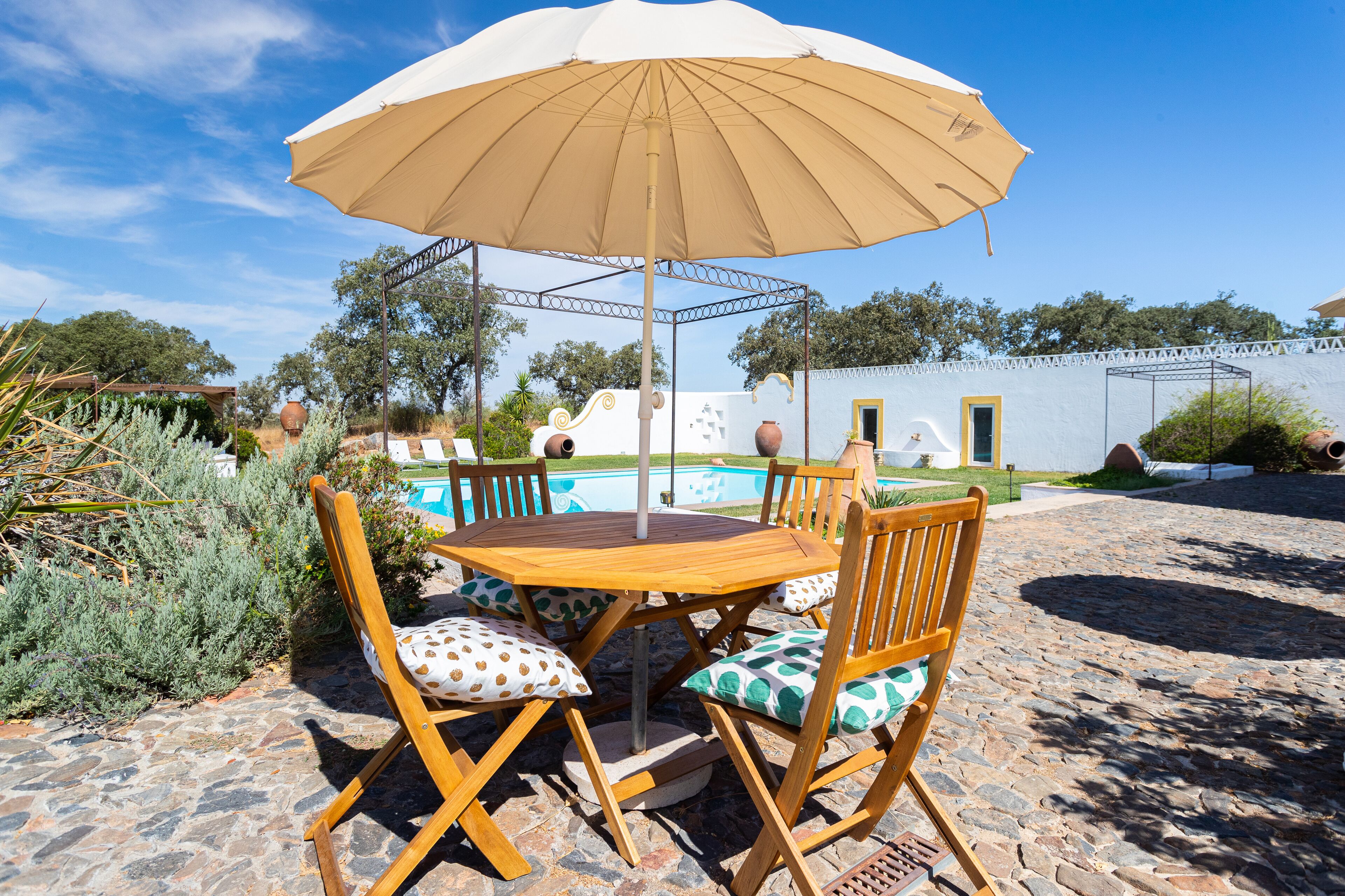 Rosa Estates The Farmhouse & Stables