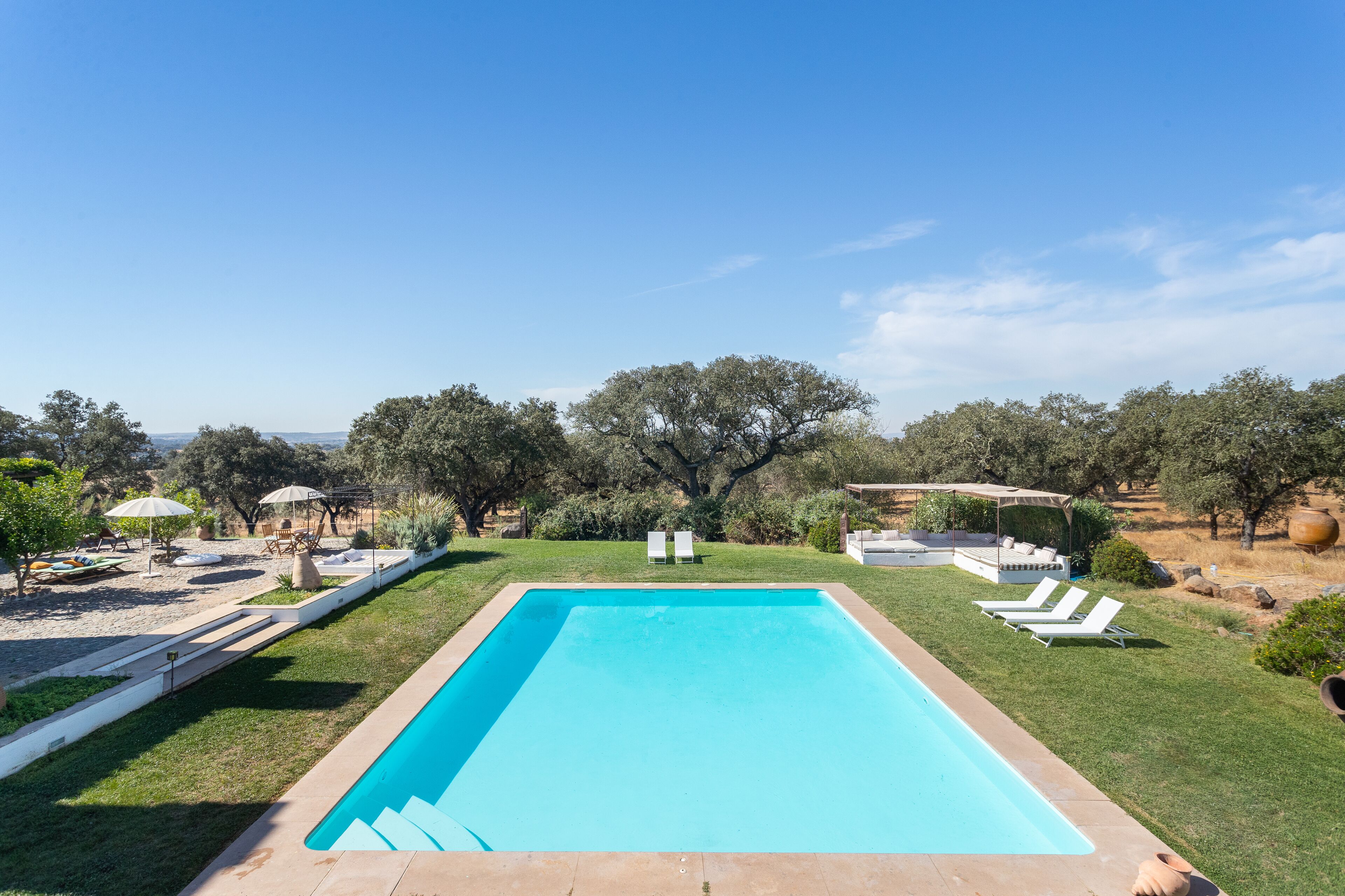 Rosa Estates The Farmhouse & Stables