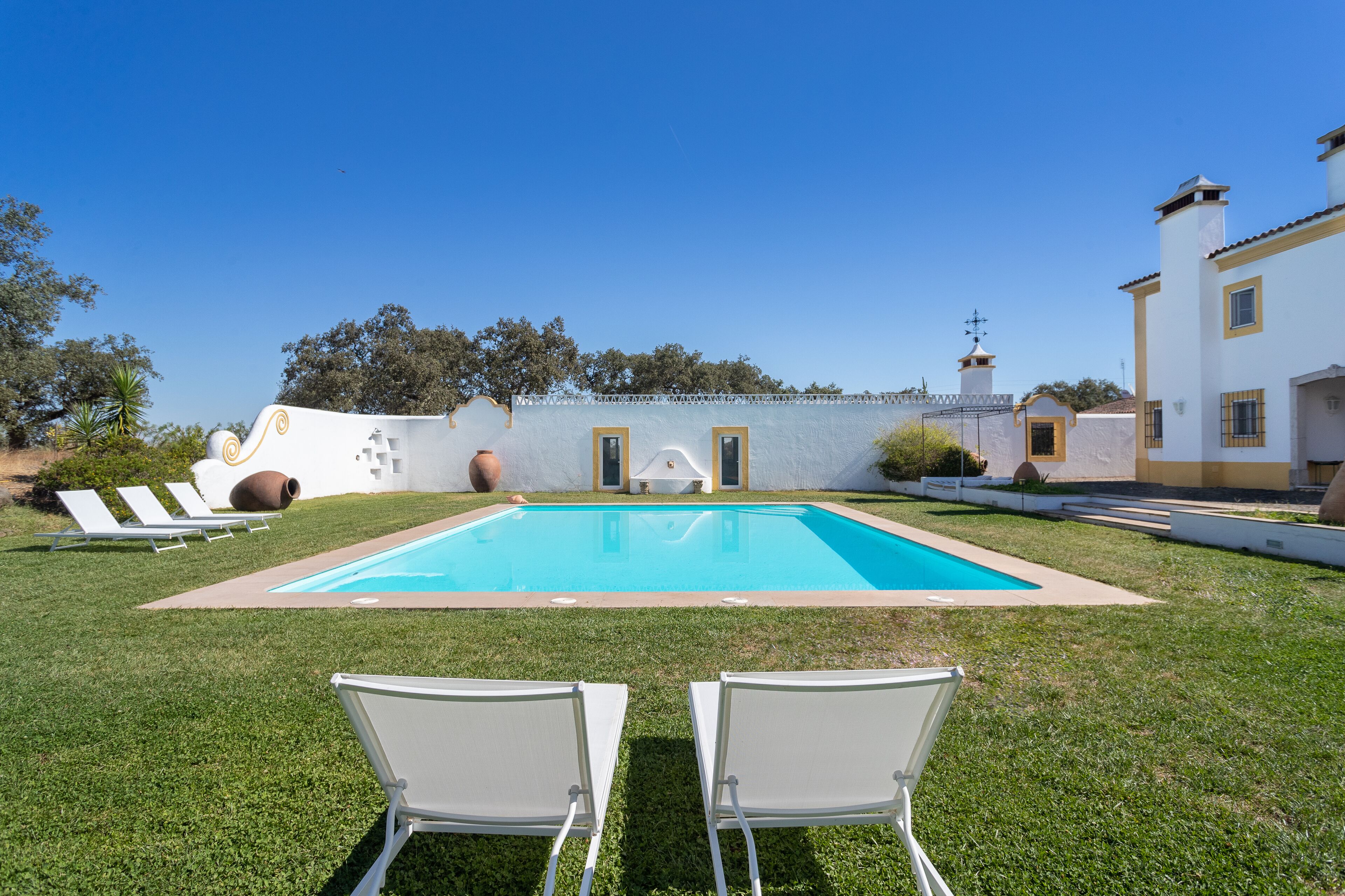Rosa Estates The Farmhouse & Stables
