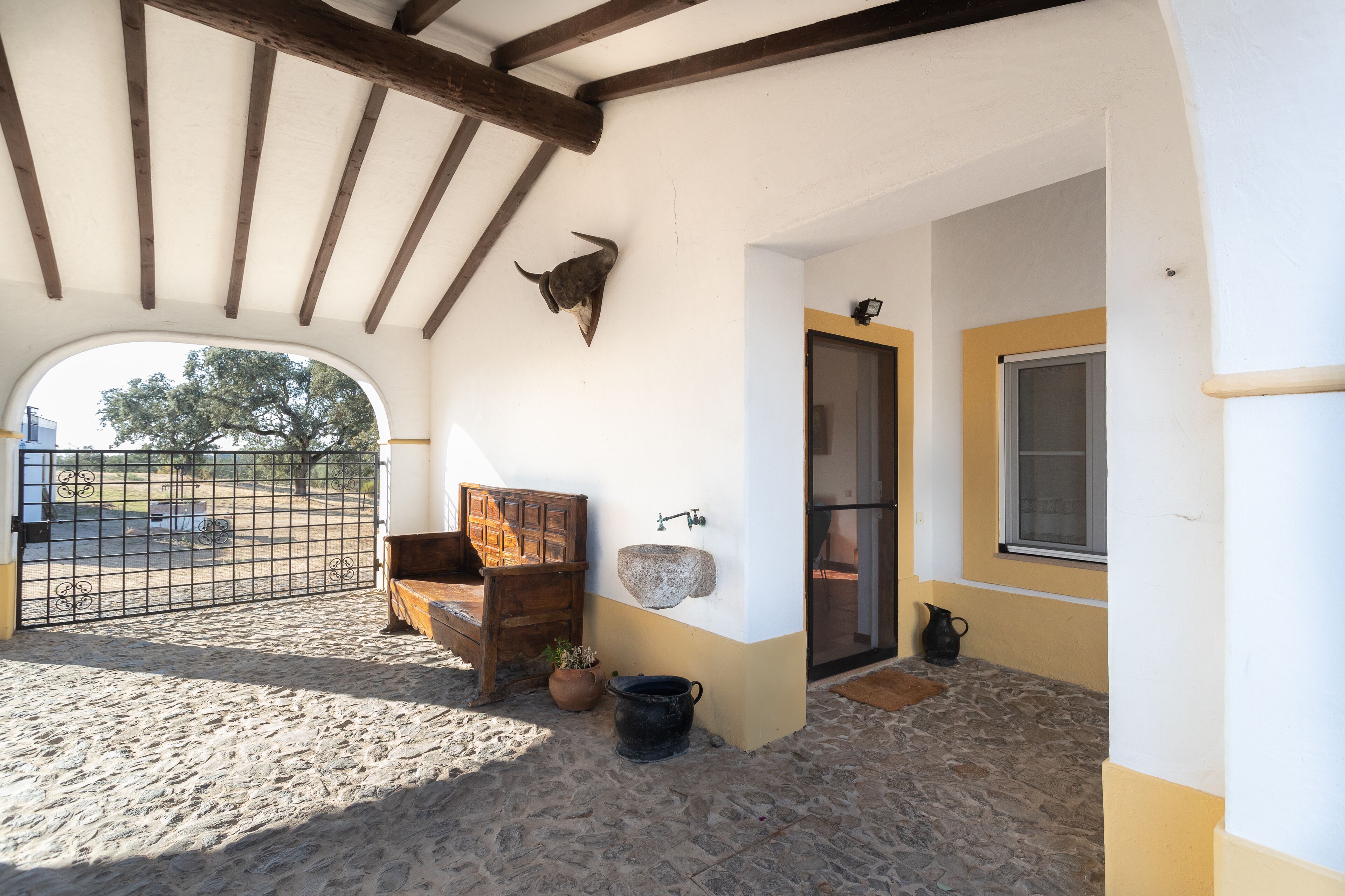 Rosa Estates The Farmhouse & Stables