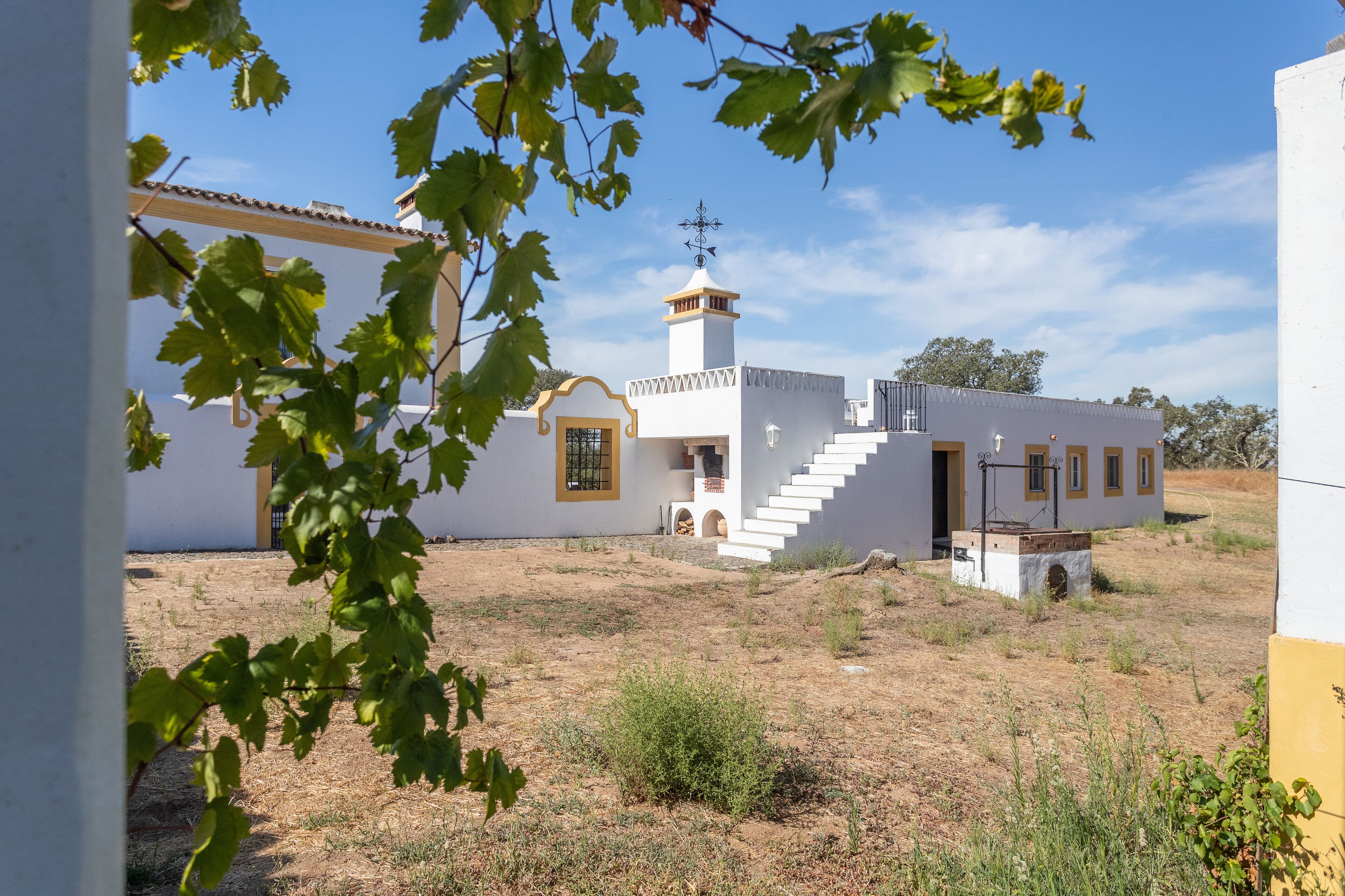 Rosa Estates The Farmhouse & Stables