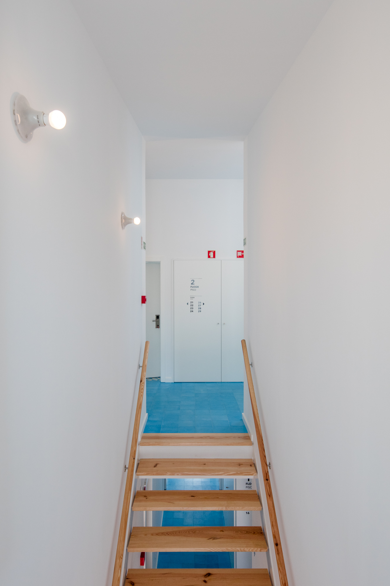 Conii Hostel & Suites