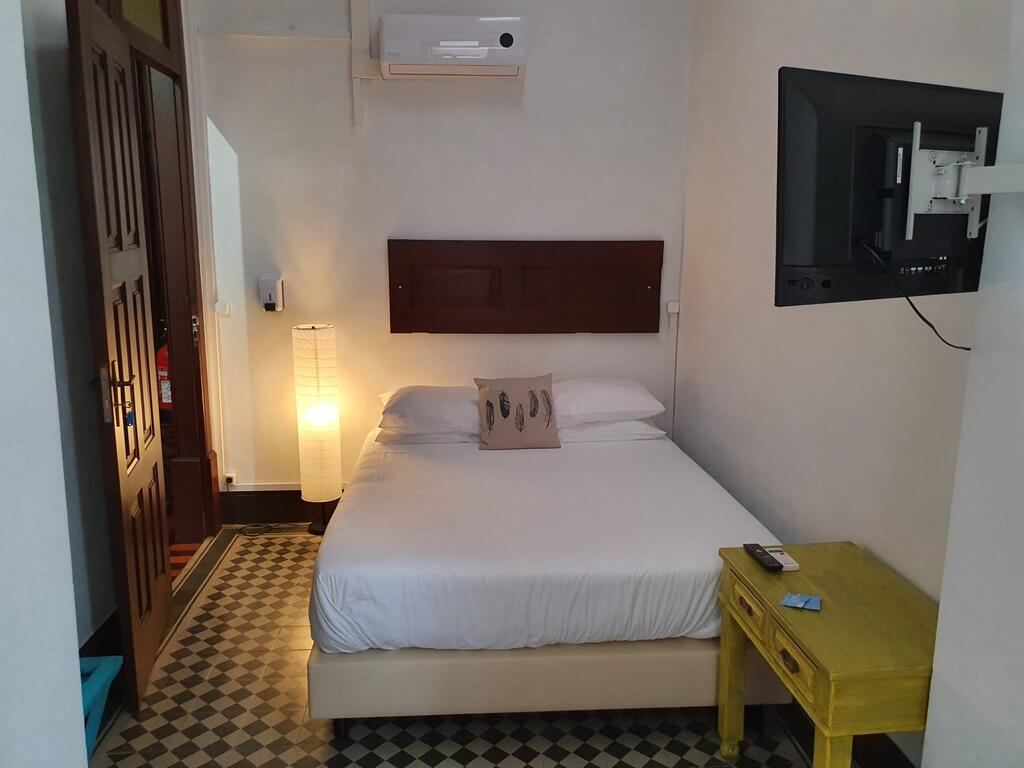 Urban Suites Terrace & Bar