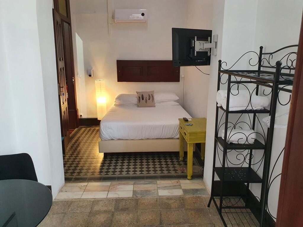 Urban Suites Terrace & Bar