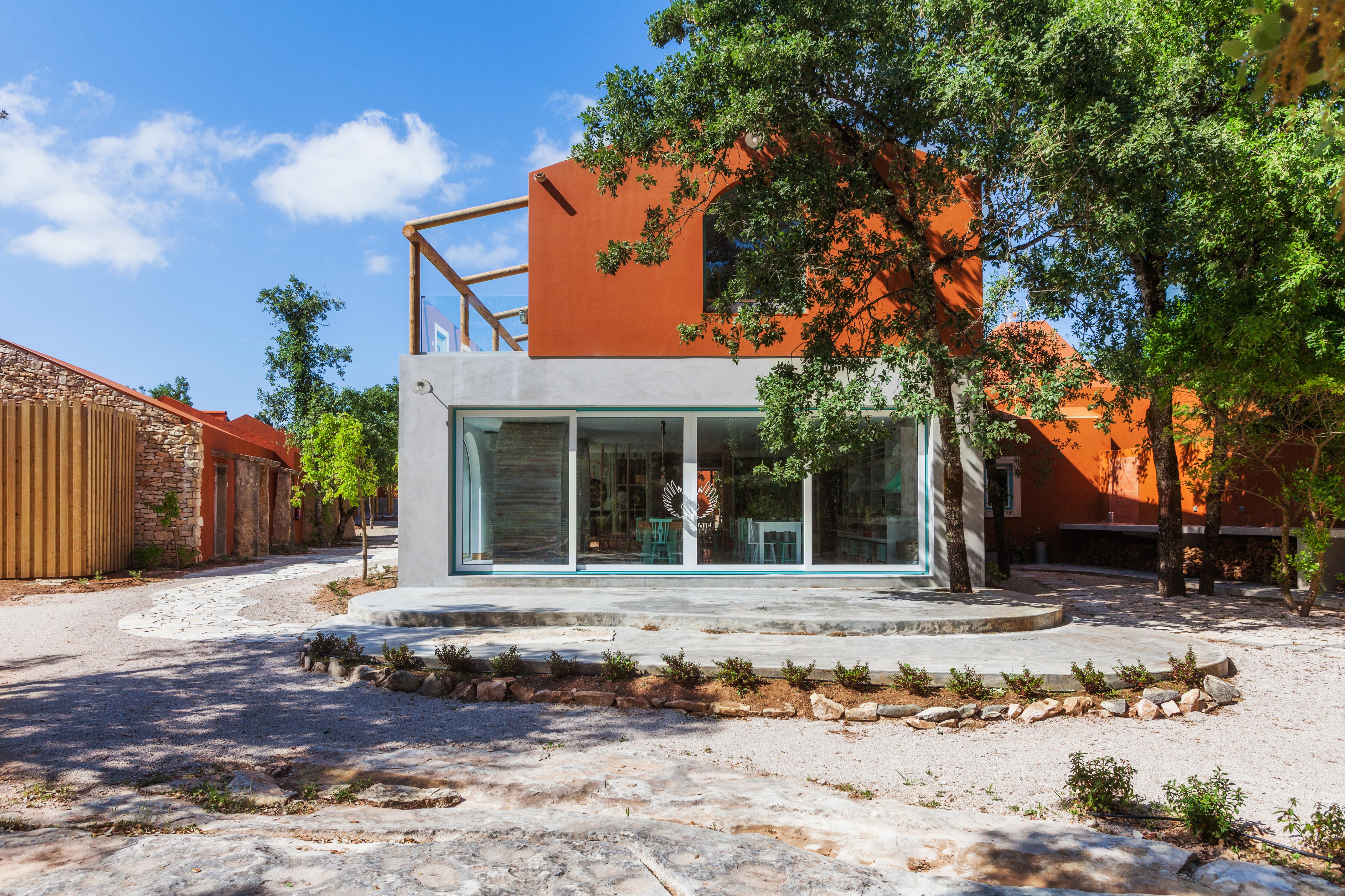 Luz Houses