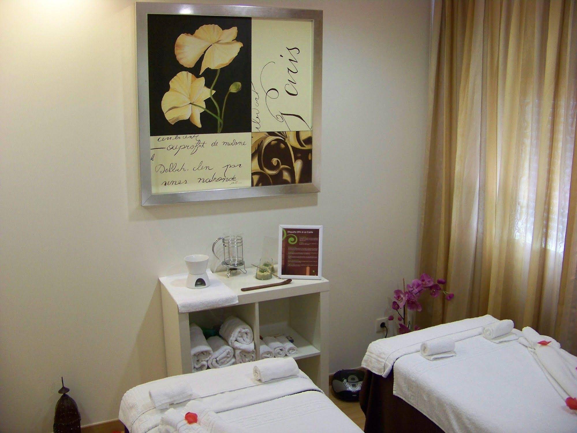 Laurus Hotel