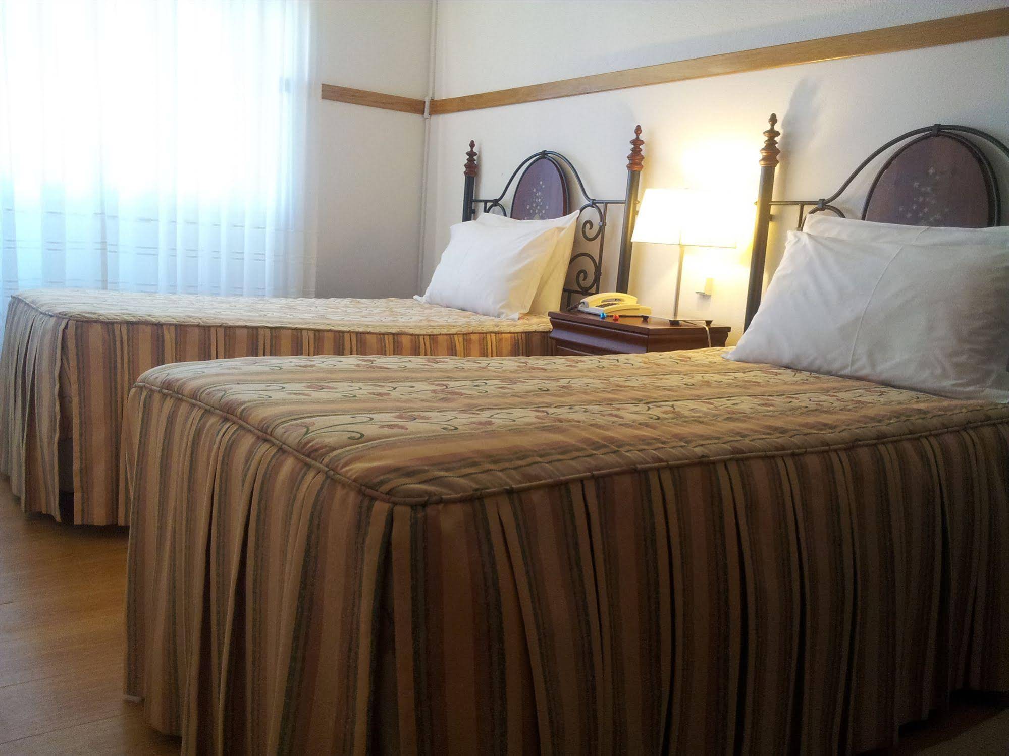 Laurus Hotel
