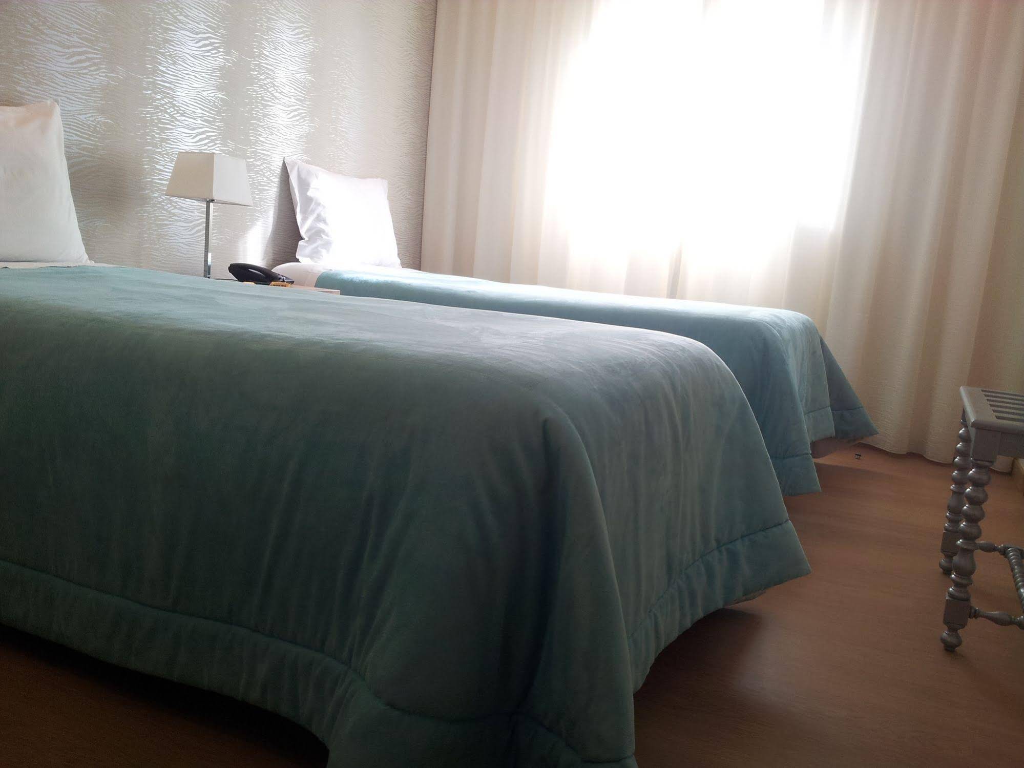 Laurus Hotel