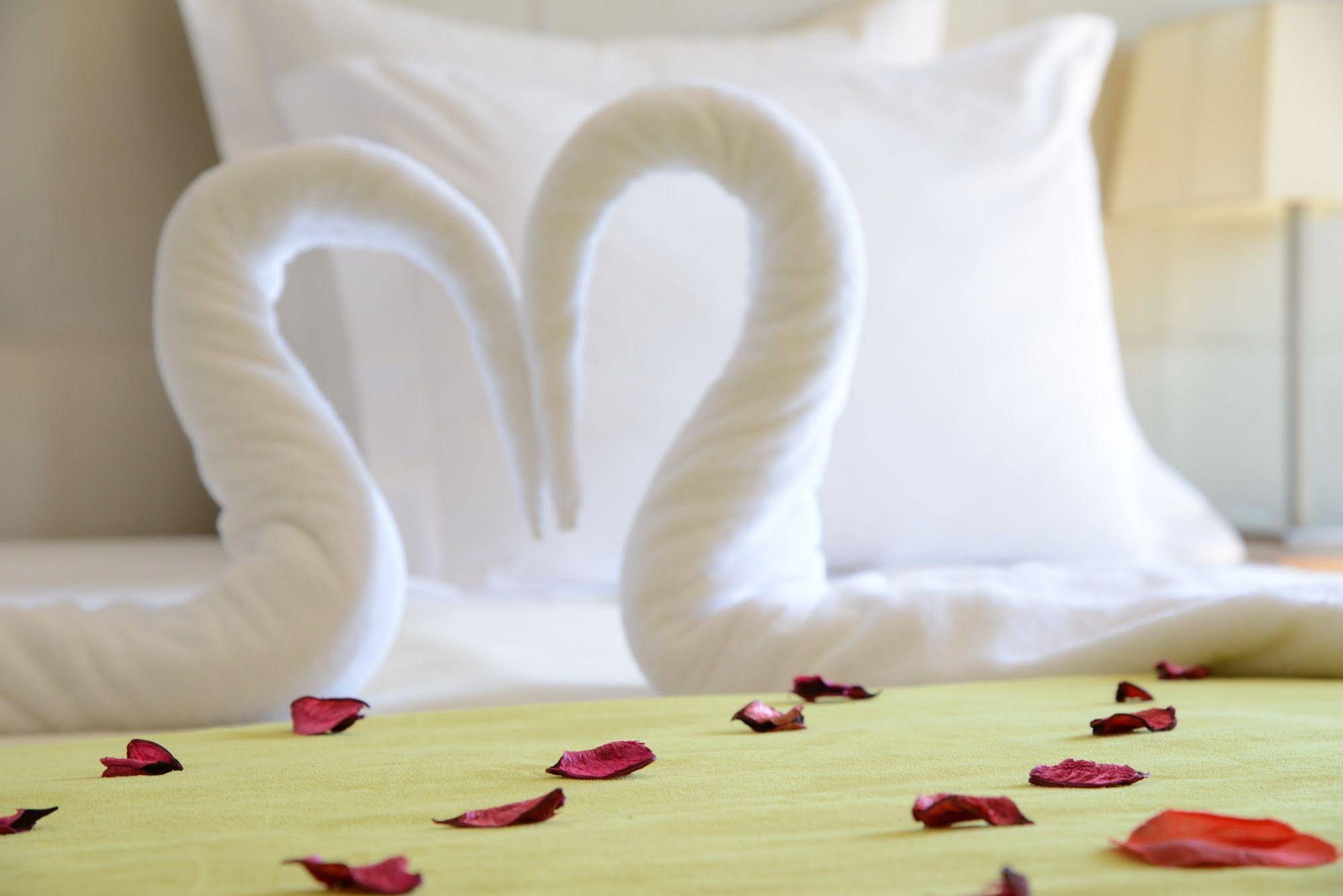 Laurus Hotel