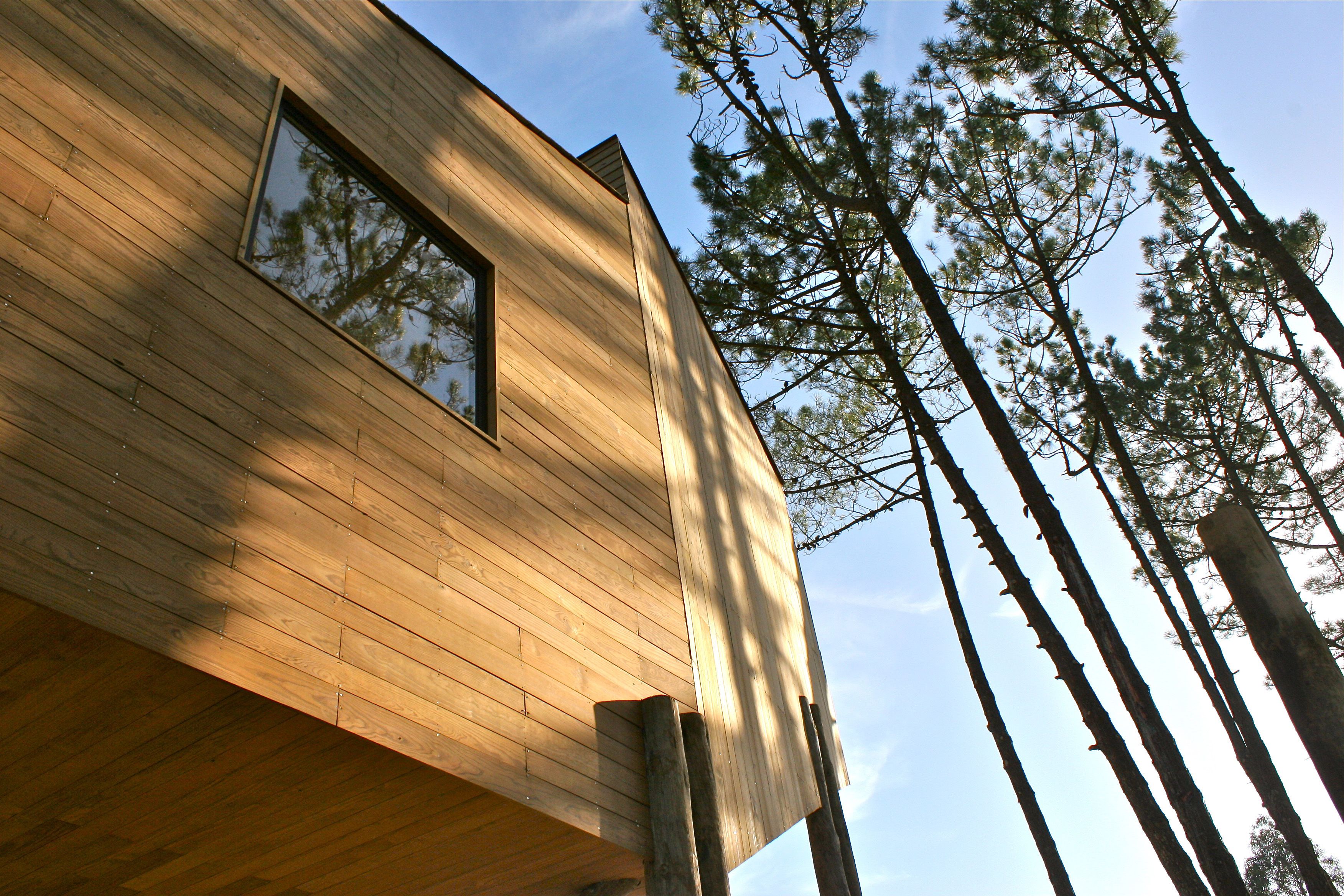 Bukubaki Eco Surf Resort