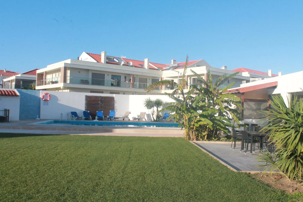 Silver Seahorse Garden Retreat