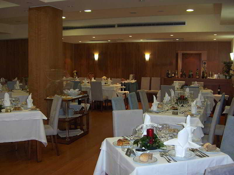 Apulia Praia Hotel