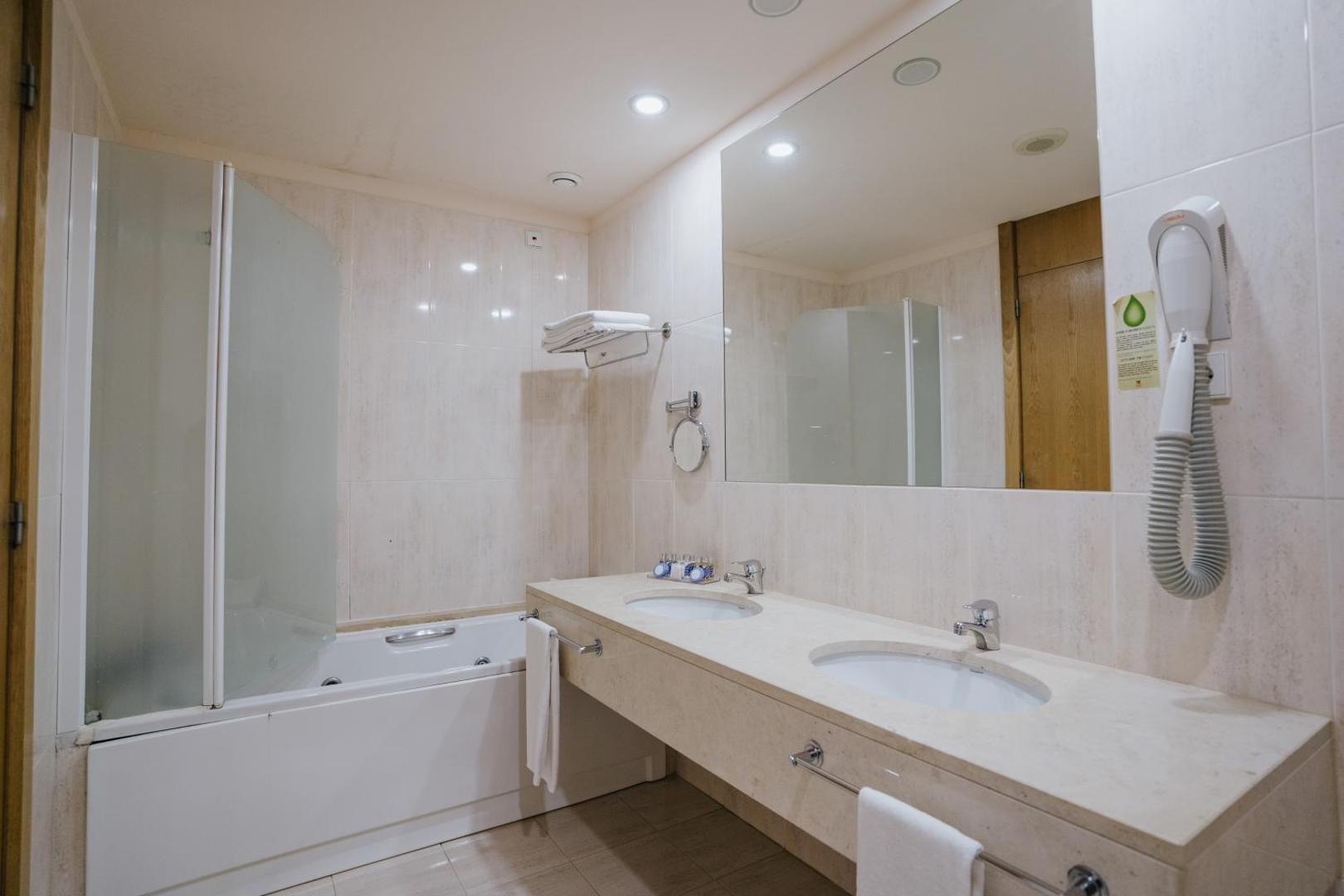 Premium Maia Hotel