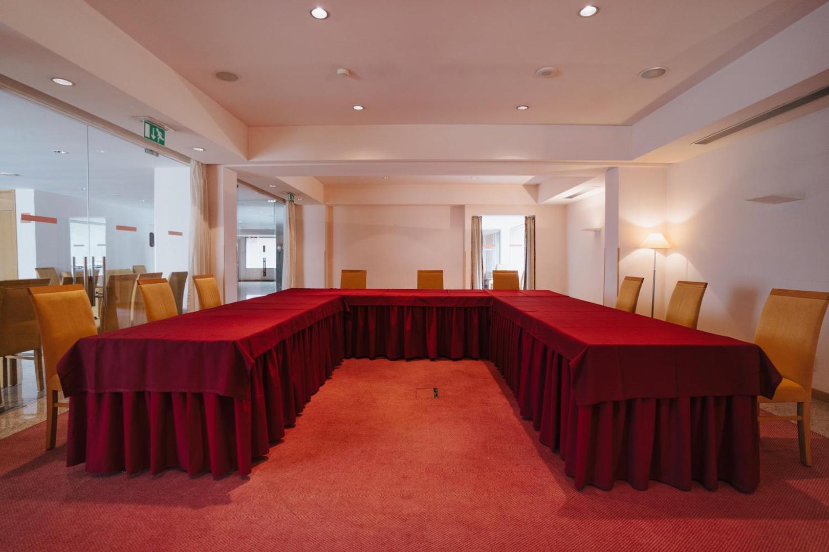 Premium Maia Hotel