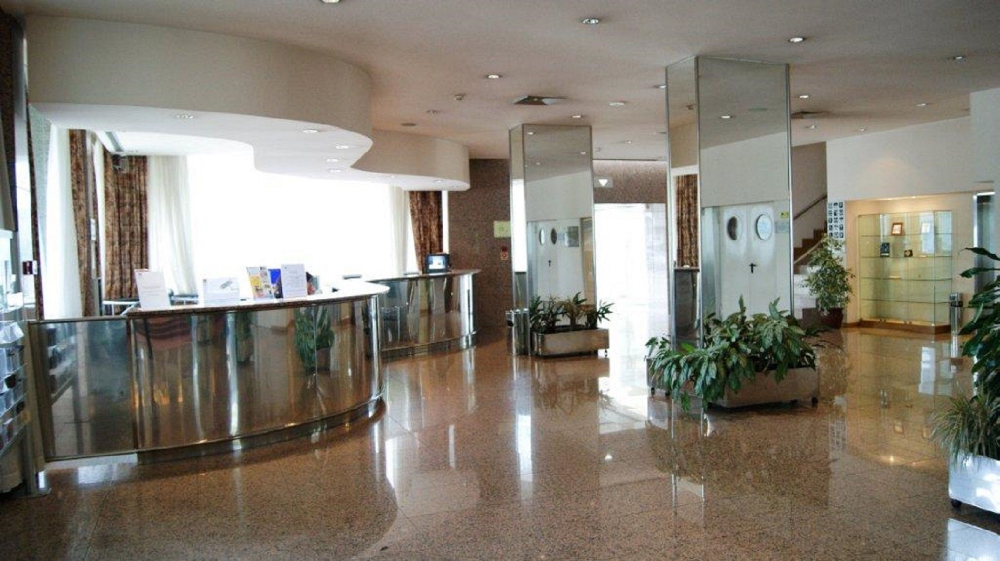 Premium Maia Hotel