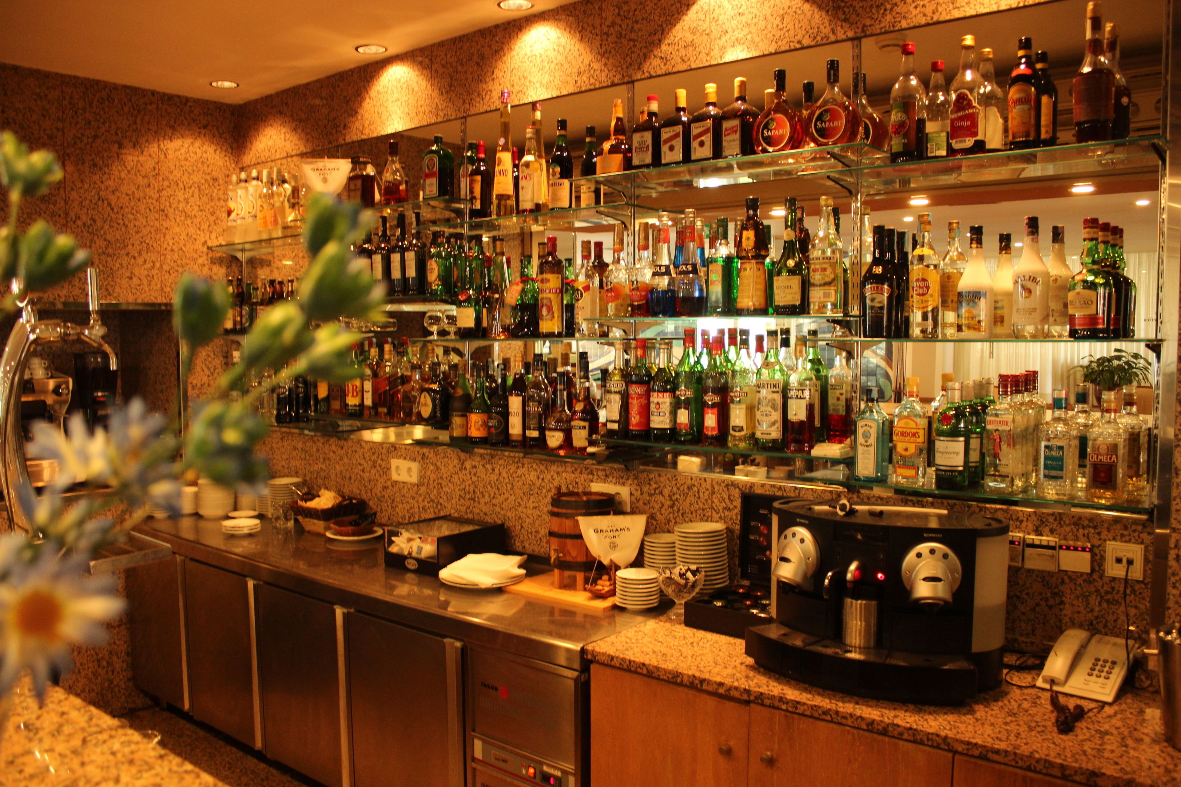 Premium Maia Hotel