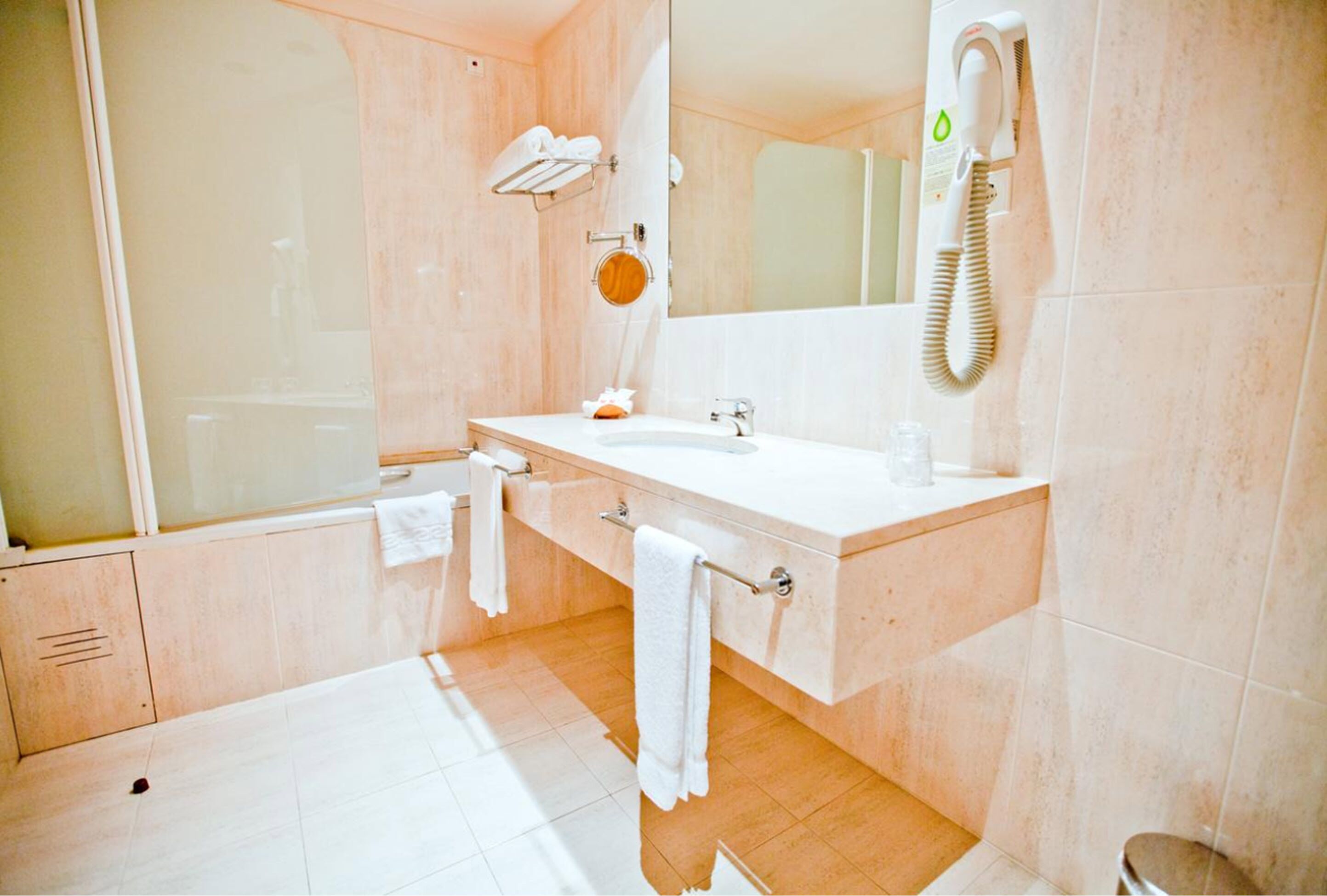 Premium Maia Hotel