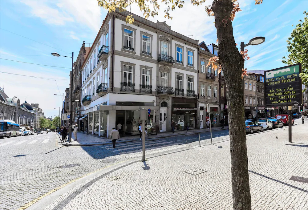 BO - Fernandes Tomás Apartments