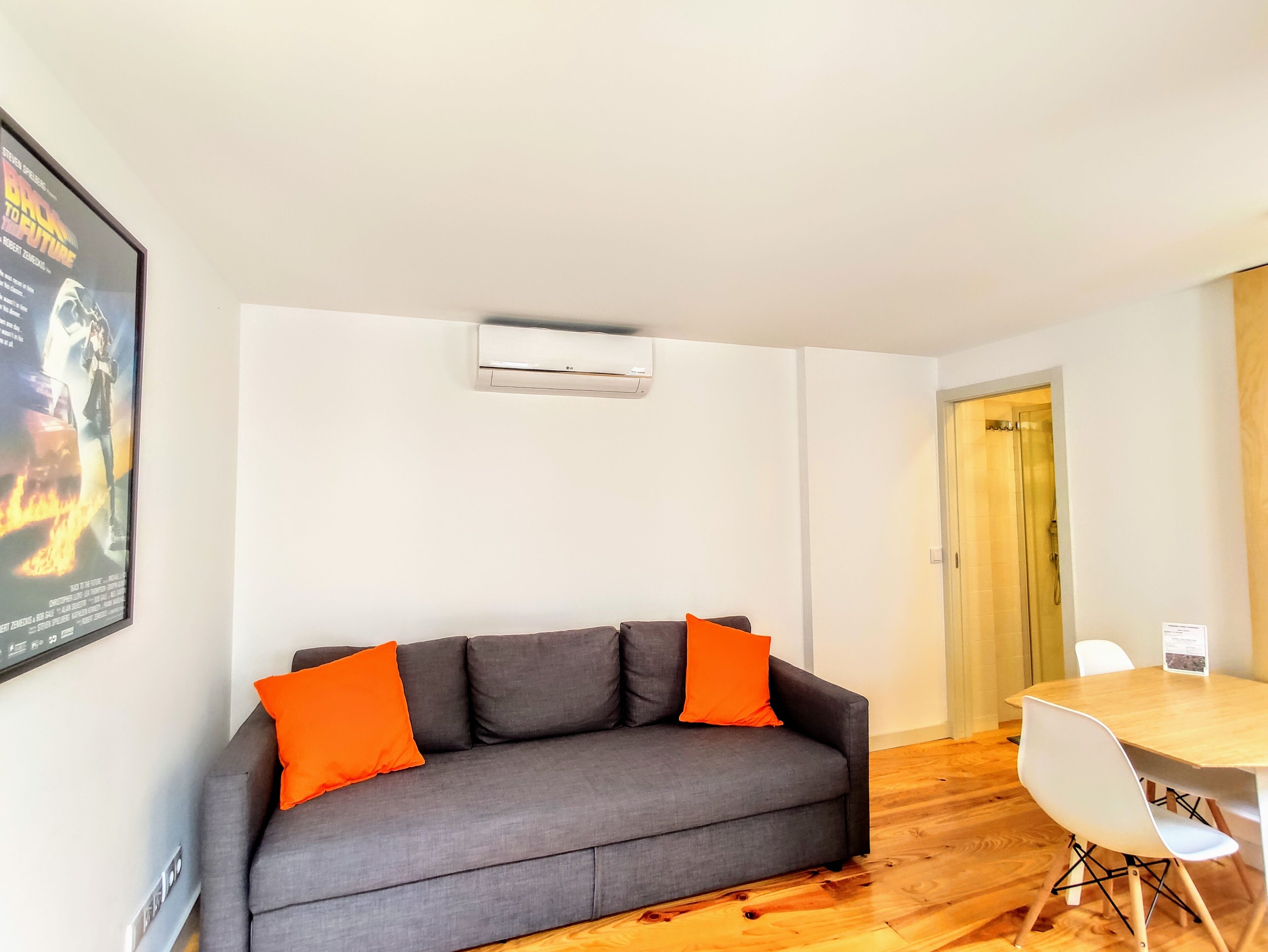 Bombarda Cinema Apartments