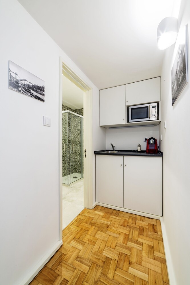 Dot Oporto Flats by Porto City Hosts