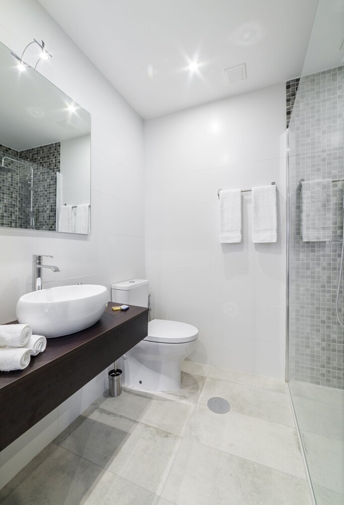 Dot Oporto Flats by Porto City Hosts