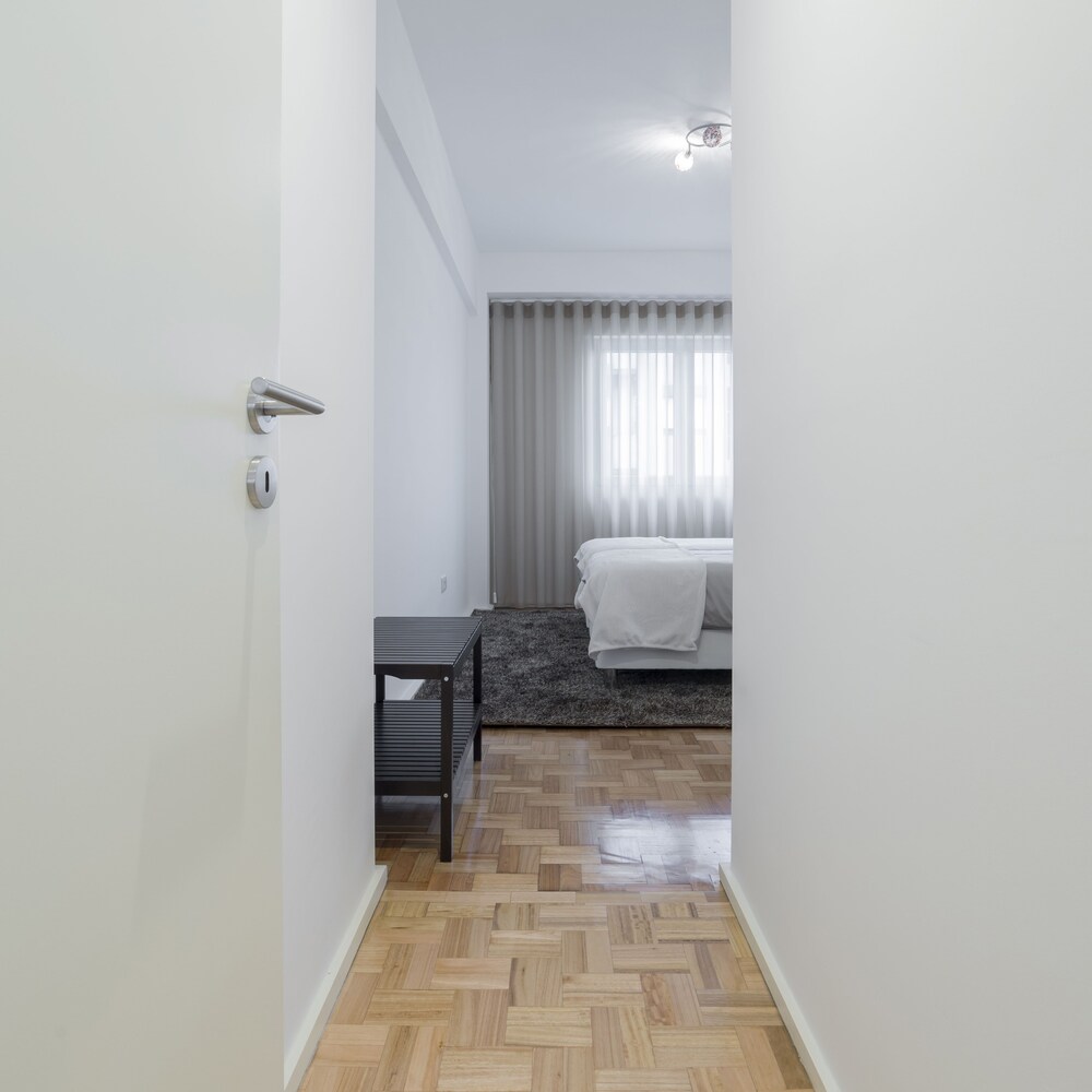 Dot Oporto Flats by Porto City Hosts