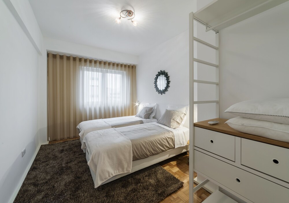 Dot Oporto Flats by Porto City Hosts