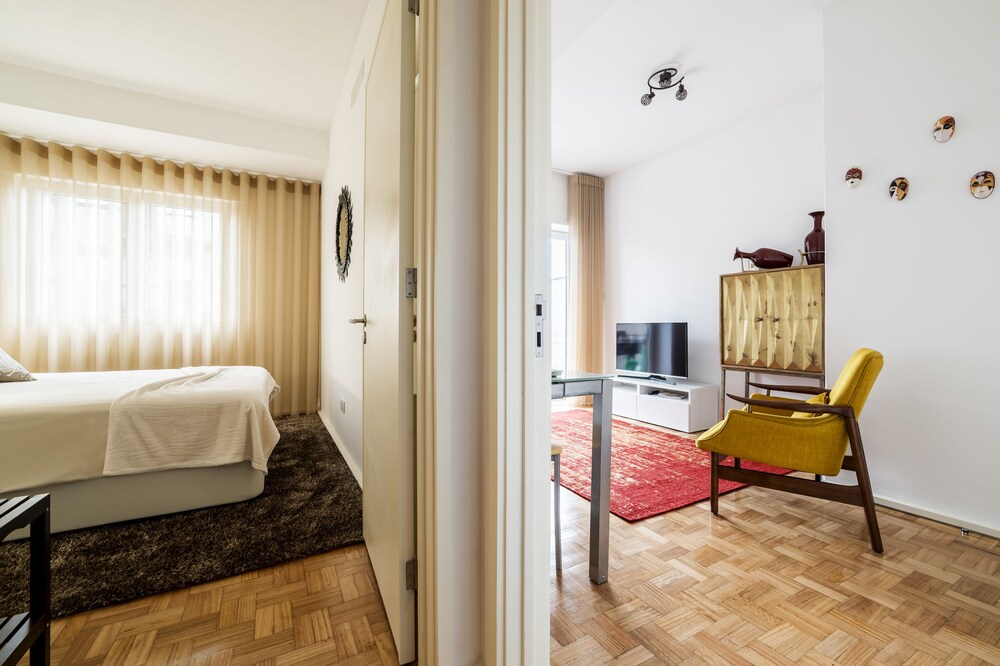 Dot Oporto Flats by Porto City Hosts