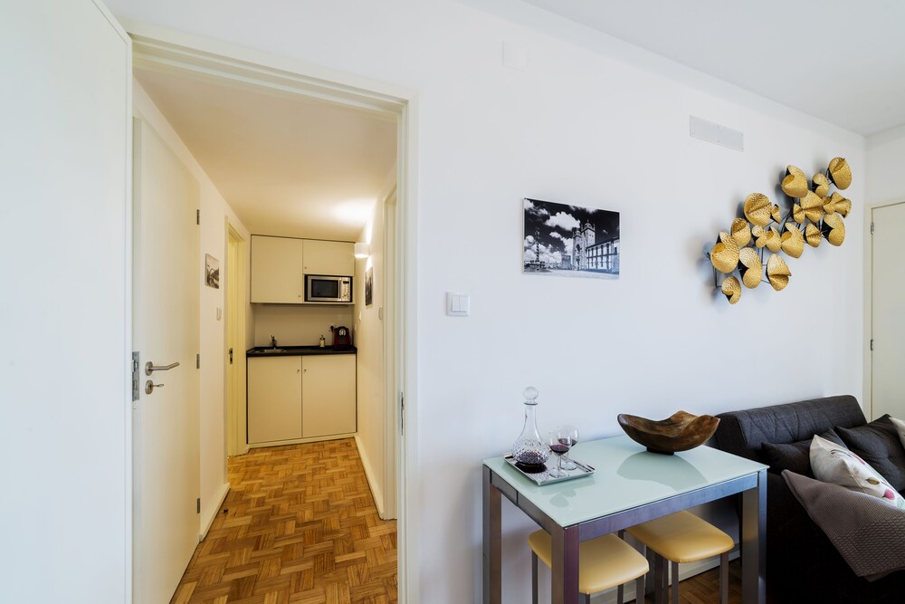 Dot Oporto Flats by Porto City Hosts