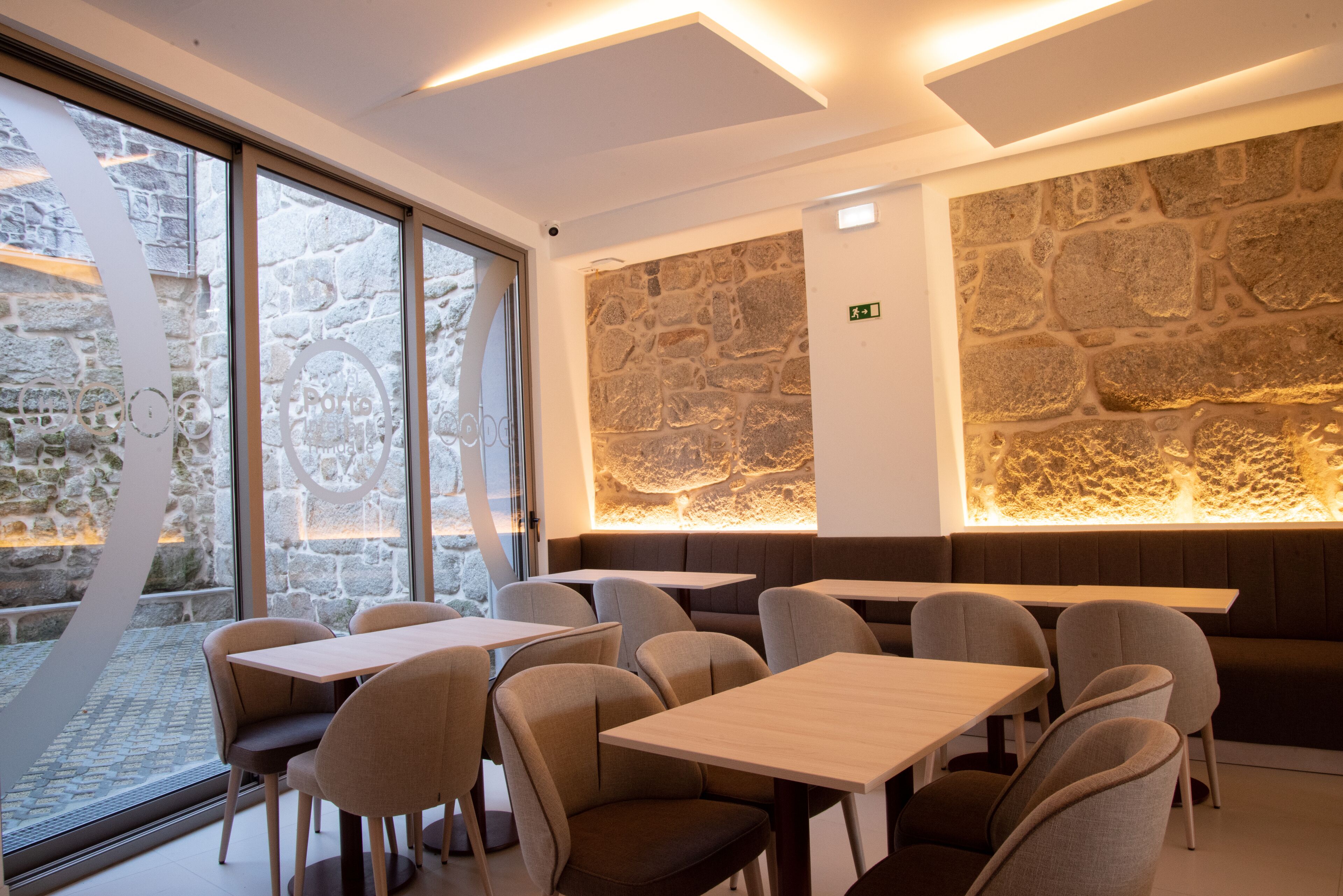 Hotel Porto Interface Trindade by Kavia