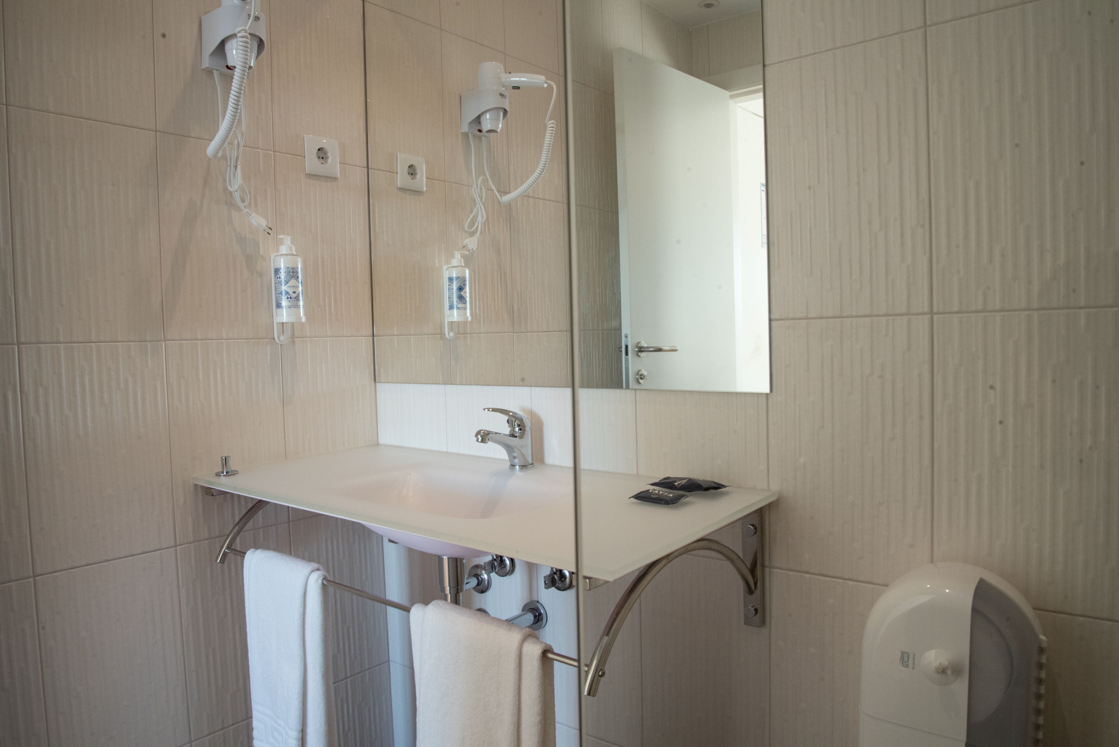Hotel Porto Interface Trindade by Kavia