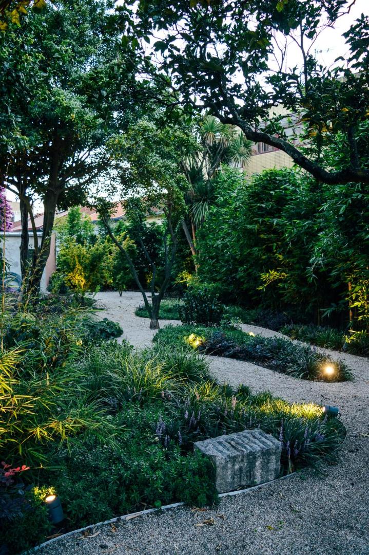 Queen's Garden Hostel