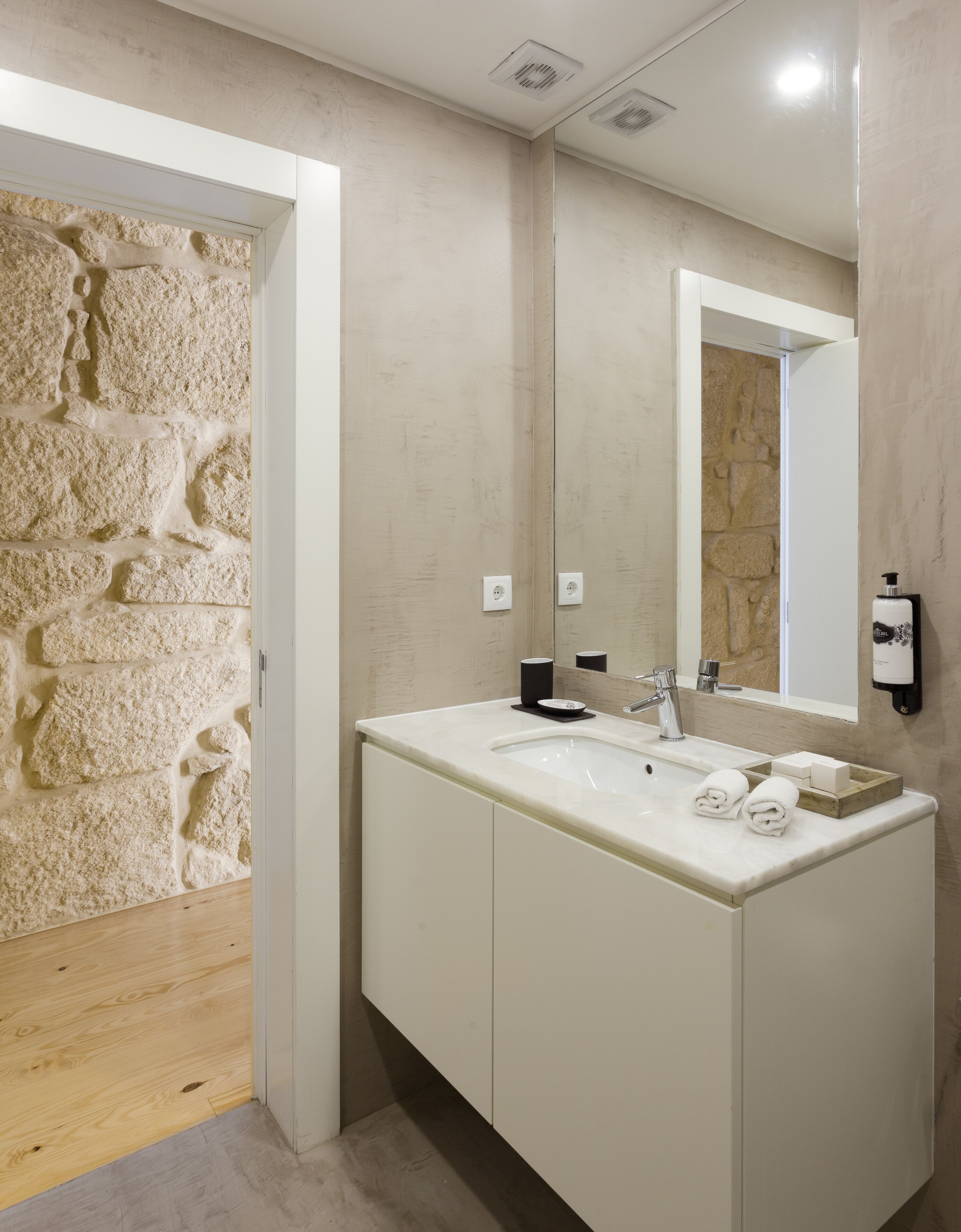 Líbere Porto Laranjais