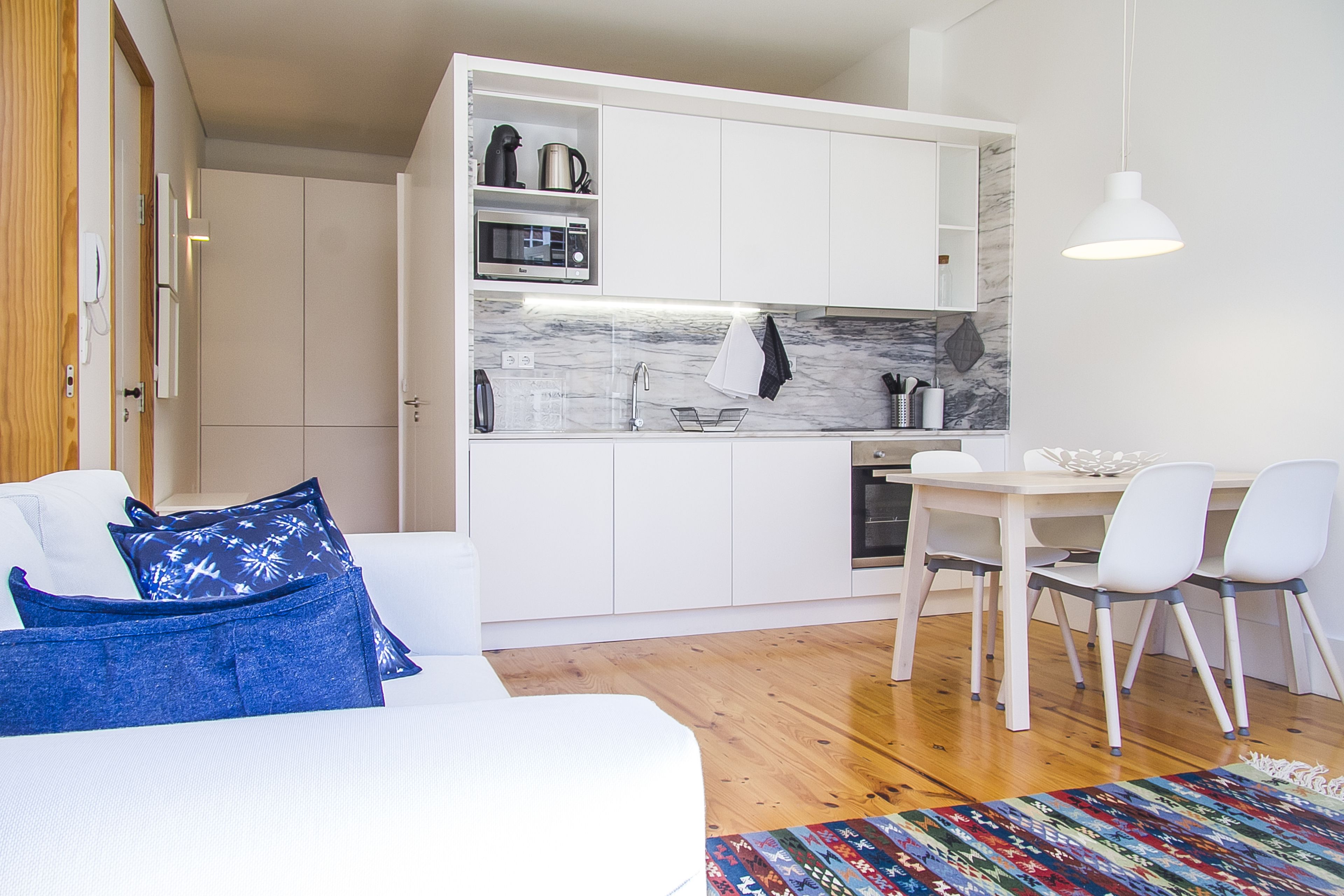 Liiiving in Porto - Blue Flower Apartment